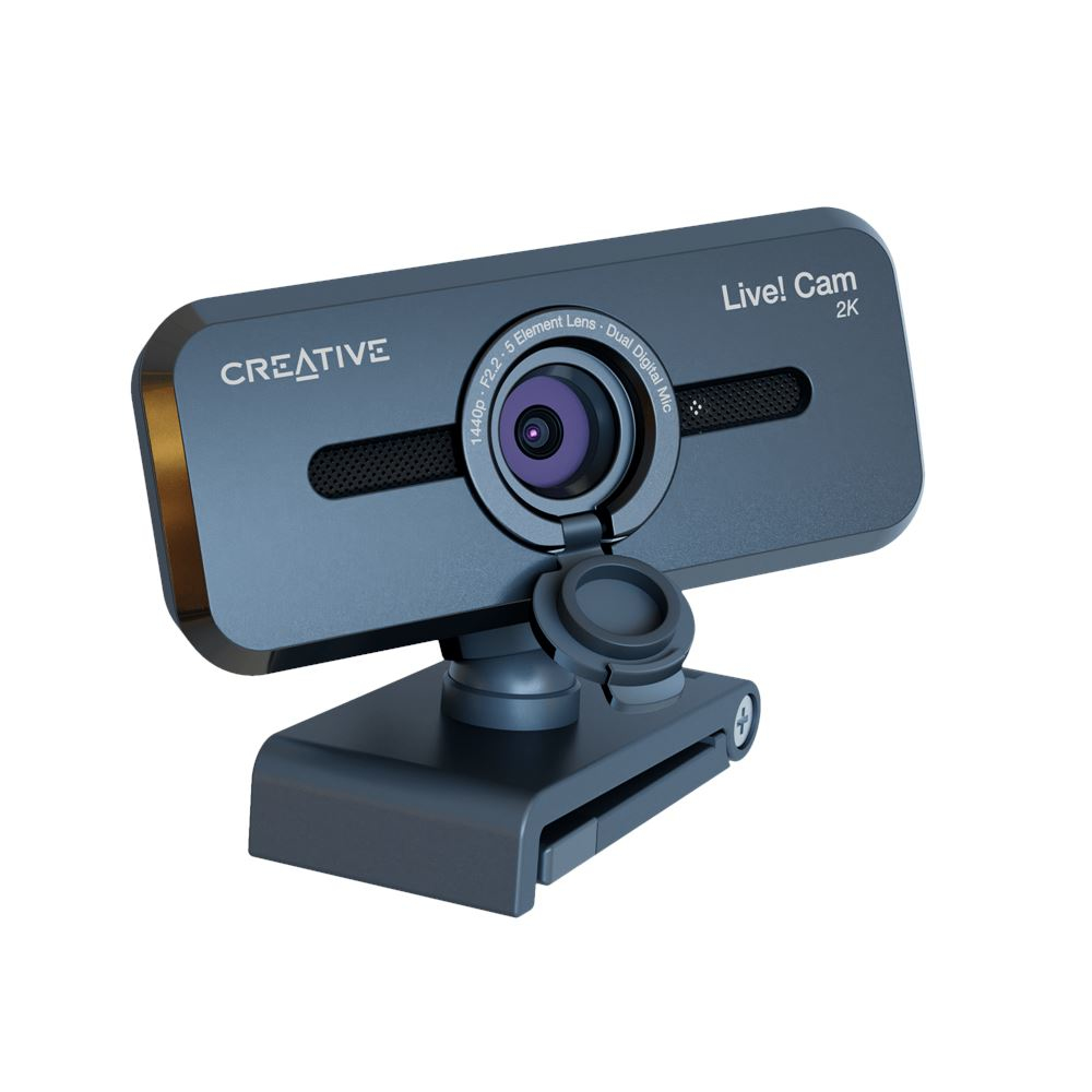 Webcam nera con supporto nero. La webcam ha un obiettivo. Sfondo bianco.