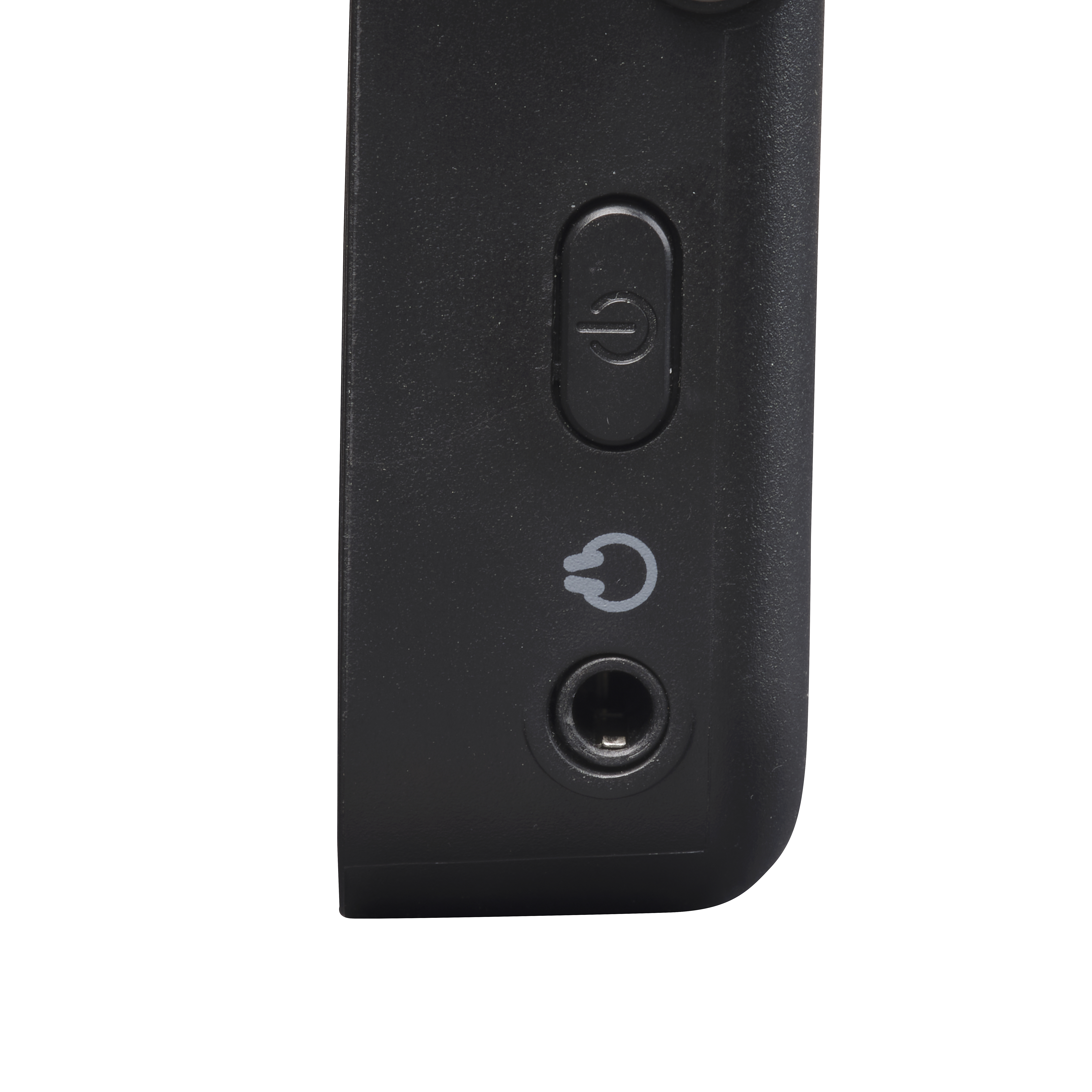 Zbliżenie czarnego urządzenia z portami zasilania i gniazdem audio, minimalistyczny design i białe tło.