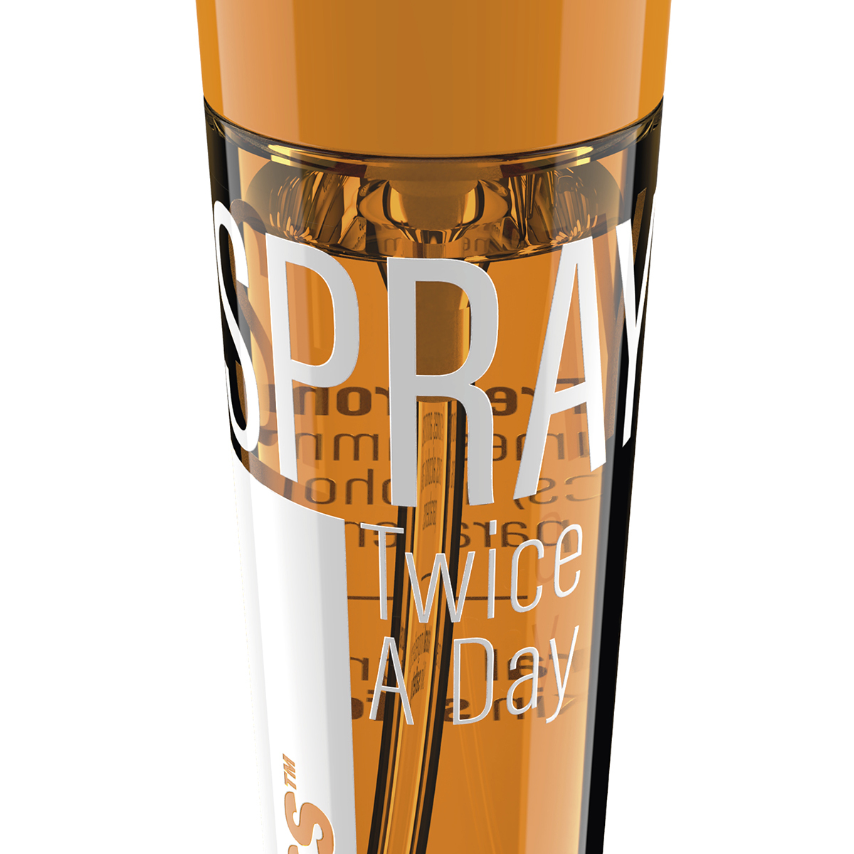 Primo piano di un flacone spray con la scritta 'Spray Twice A Day'.
