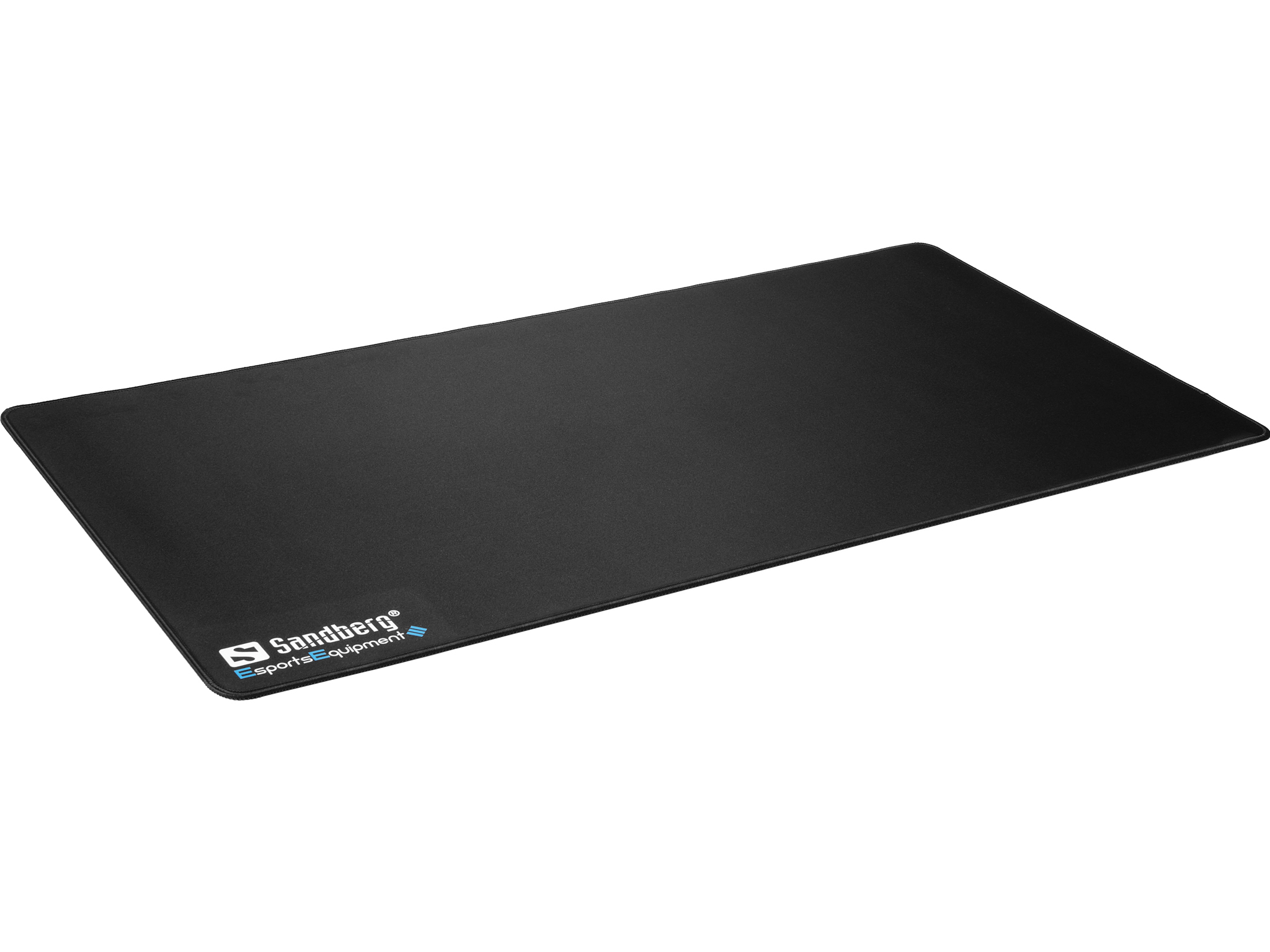 Un tapis de souris noir avec un logo blanc. La surface est lisse et rectangulaire.