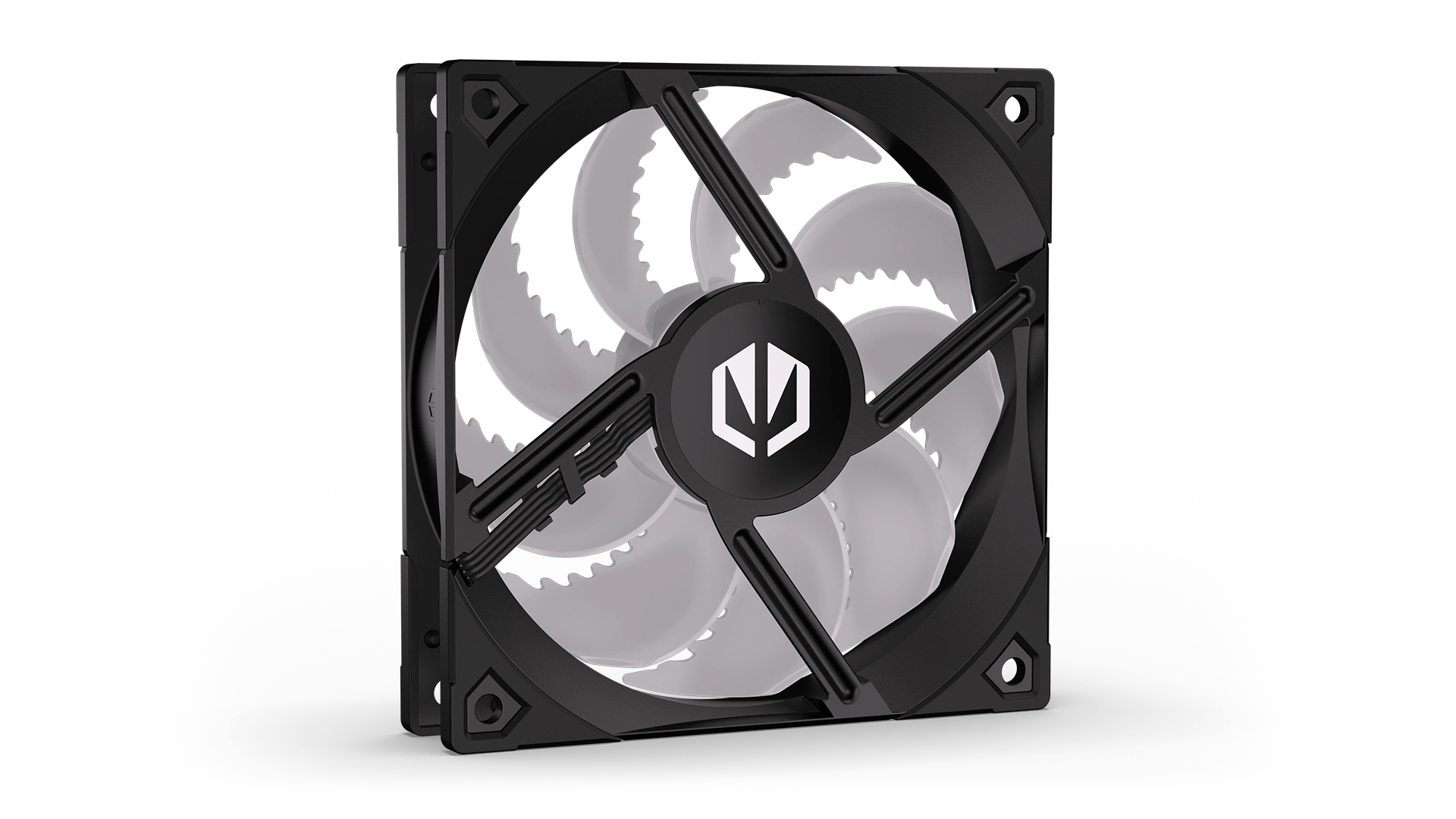 Ein schwarzer Computerlüfter mit transparenten Rotorblättern und einem weißen Logo in der Mitte.