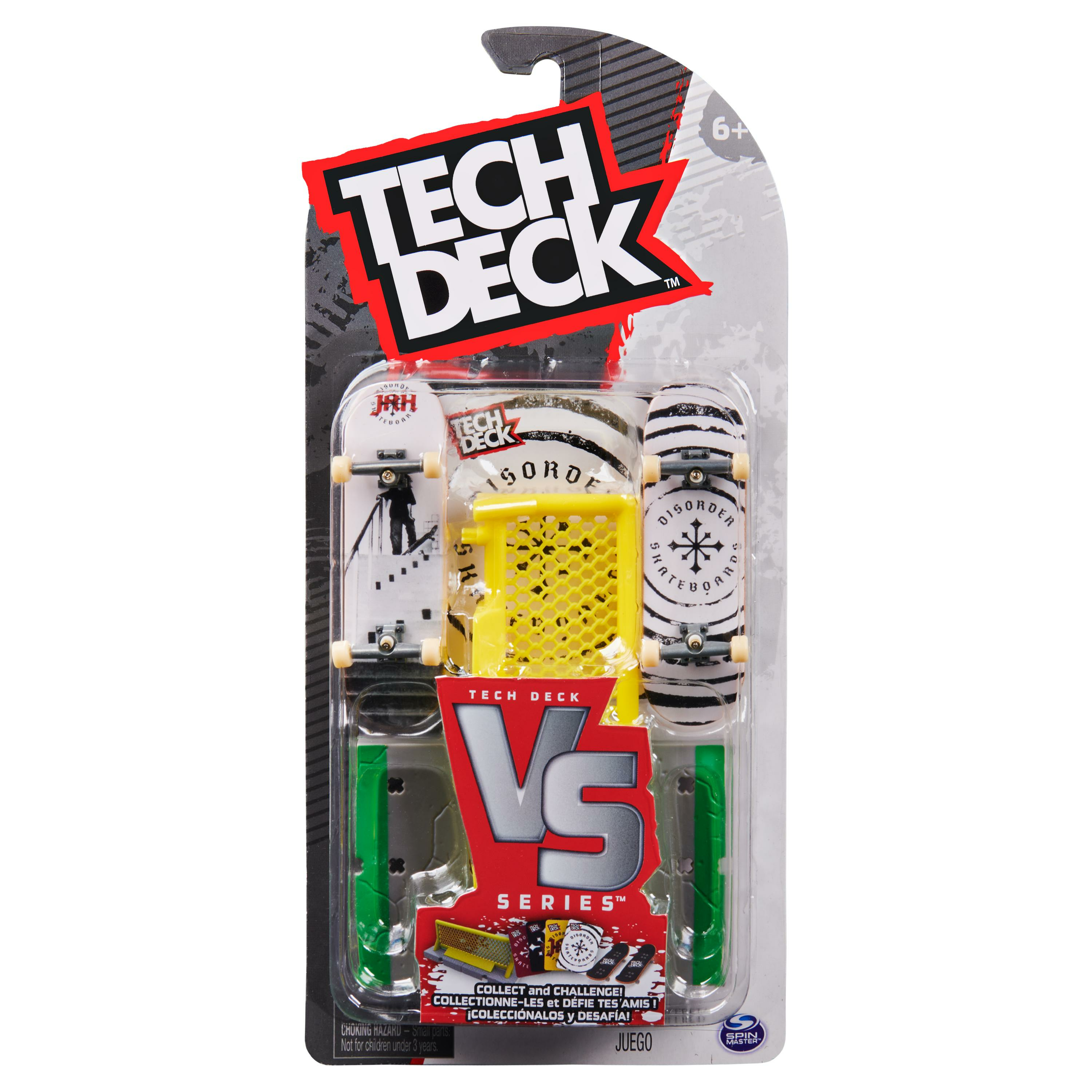 Tech Deck Skateboard-Set in einer Kunststoffverpackung. Es gibt drei kleine Skateboards und einige Rampen.