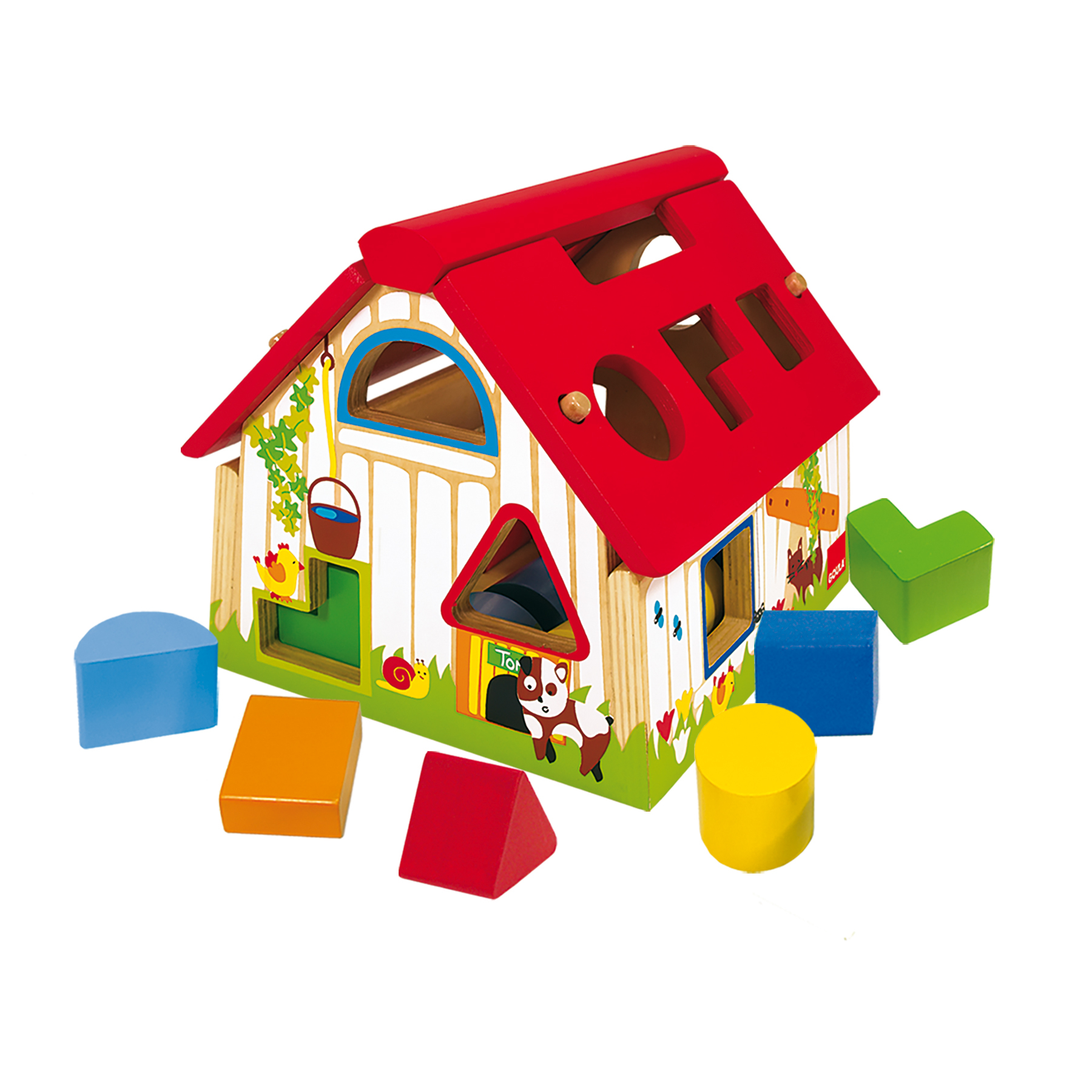 Une maison jouet en bois avec des trous de différentes formes et des blocs colorés sur fond blanc.