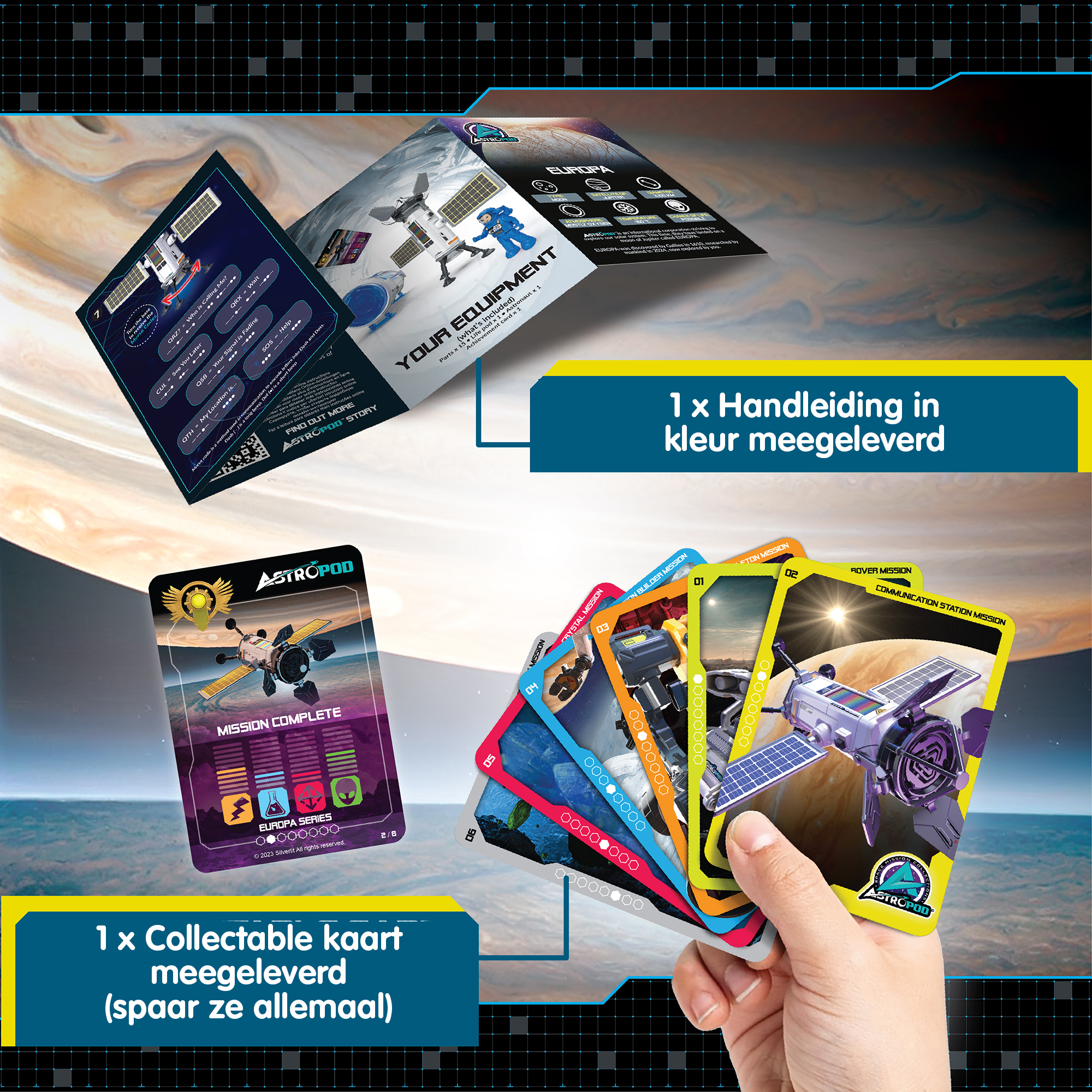 Karty i instrukcje dotyczące misji kosmicznych na niebieskim tle. Ręka trzyma karty.