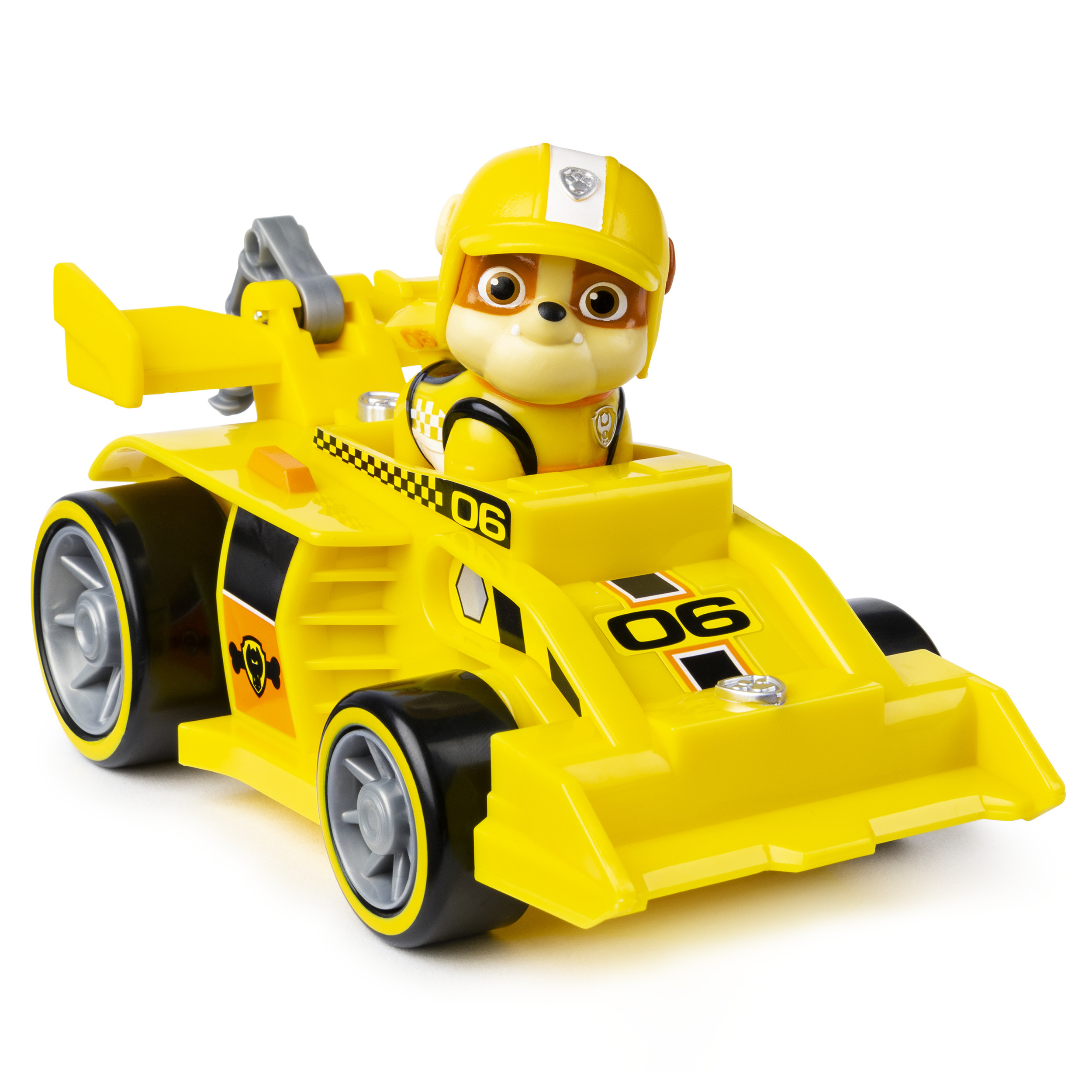 Gele speelgoed raceauto met een hondenfiguur erin, op een witte achtergrond.