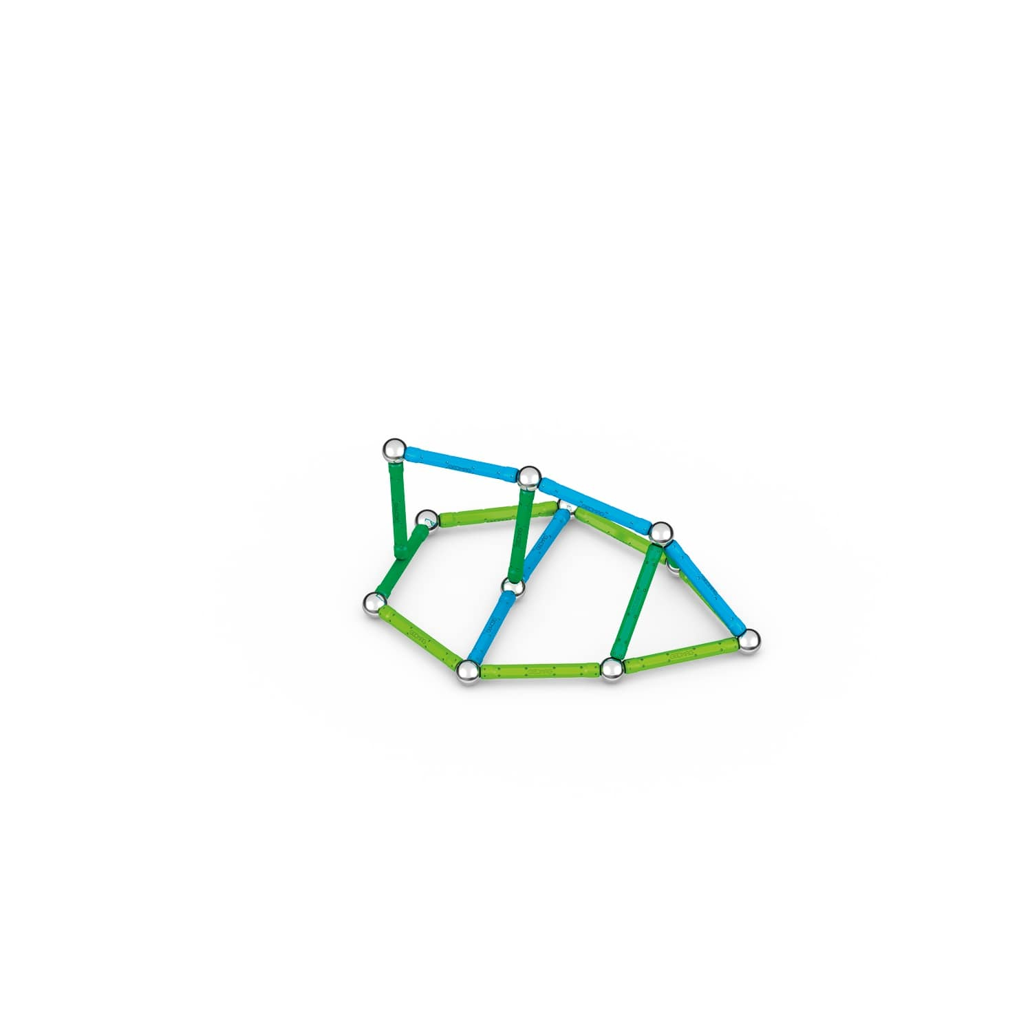 Abstrakte geometrische Konstruktion mit blauen, grünen und silbernen Elementen, weißer Hintergrund.