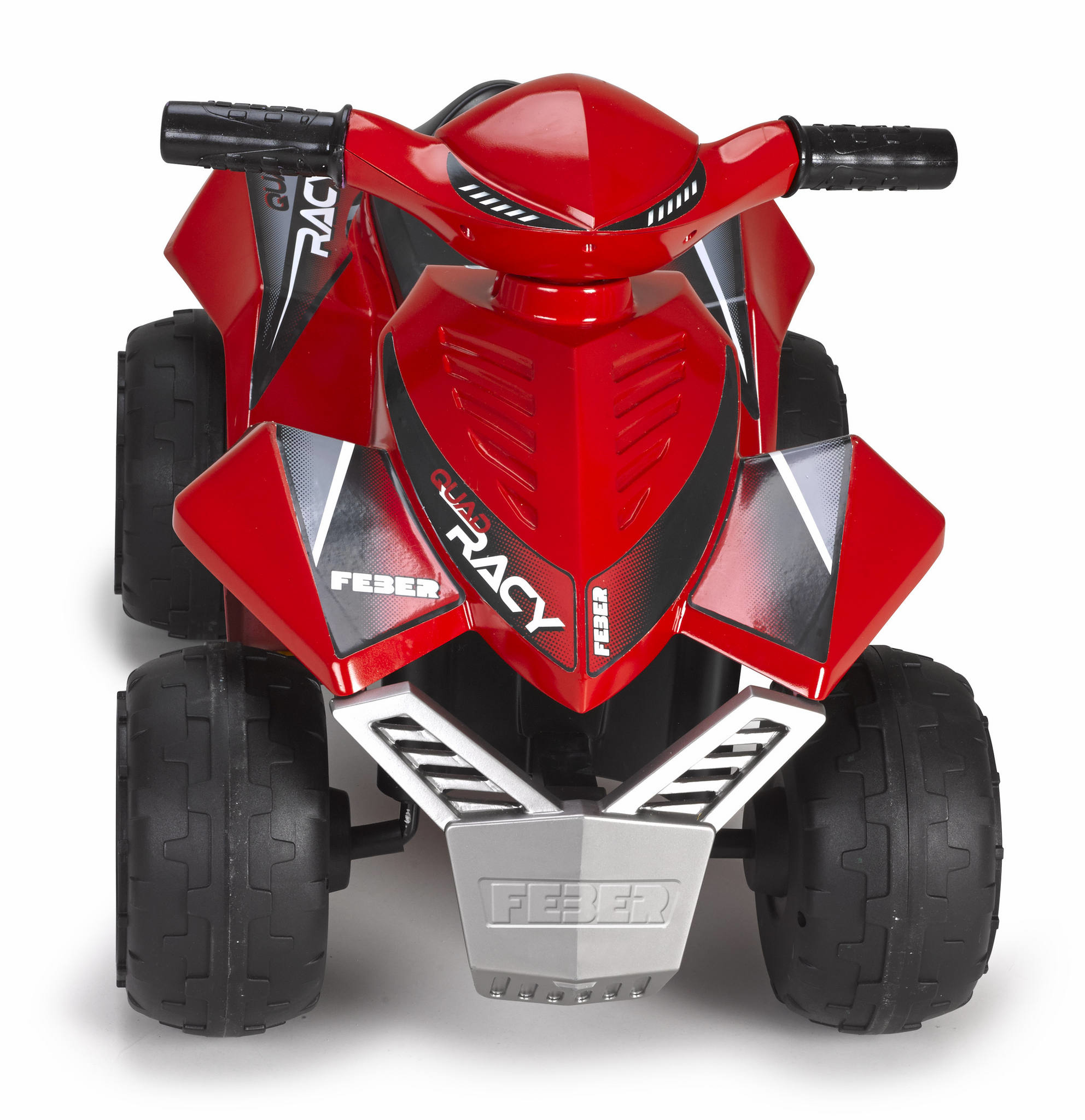 ATV giocattolo rosso con pneumatici neri, sfondo bianco, ripresa ravvicinata.