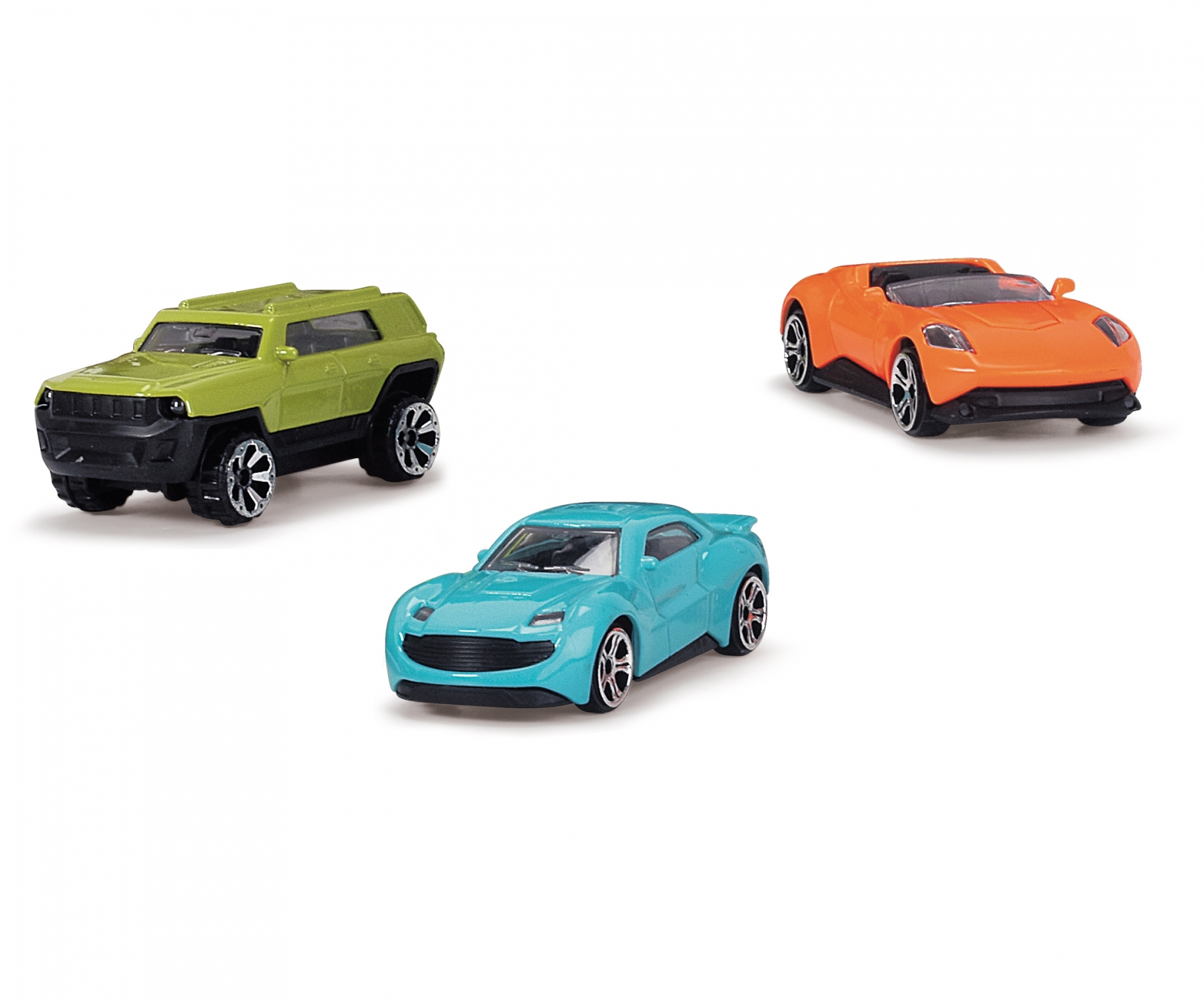 Trzy zabawki samochodowe: zielony SUV, pomarańczowy samochód sportowy i niebieski samochód sportowy. Białe tło.