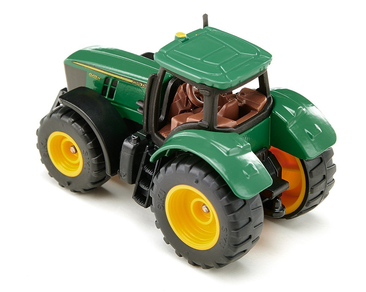 Grüner und gelber John Deere Spielzeugtraktor. Detailliertes Modell mit großen Rädern und braunem Innenraum.