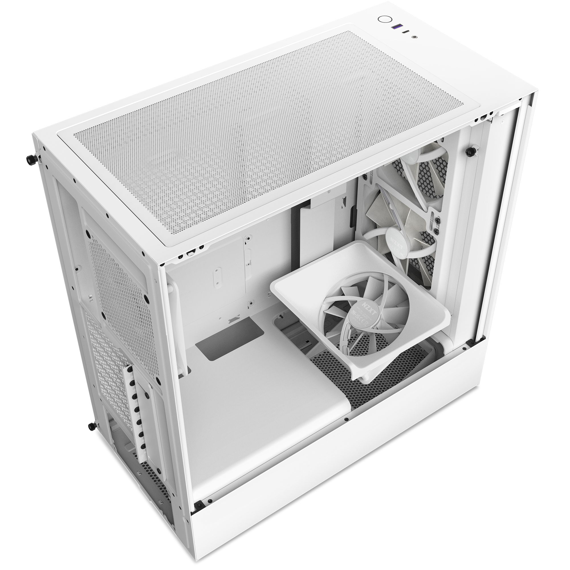 Innenraum eines weißen Computergehäuses mit Lüfter und Platz für Komponenten, Draufsicht.
