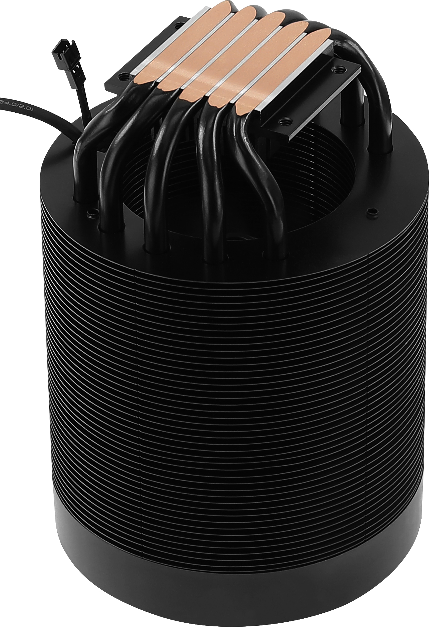 Czarny cooler CPU z miedzianymi rurkami cieplnymi. Ma żebrowaną konstrukcję do rozpraszania ciepła.