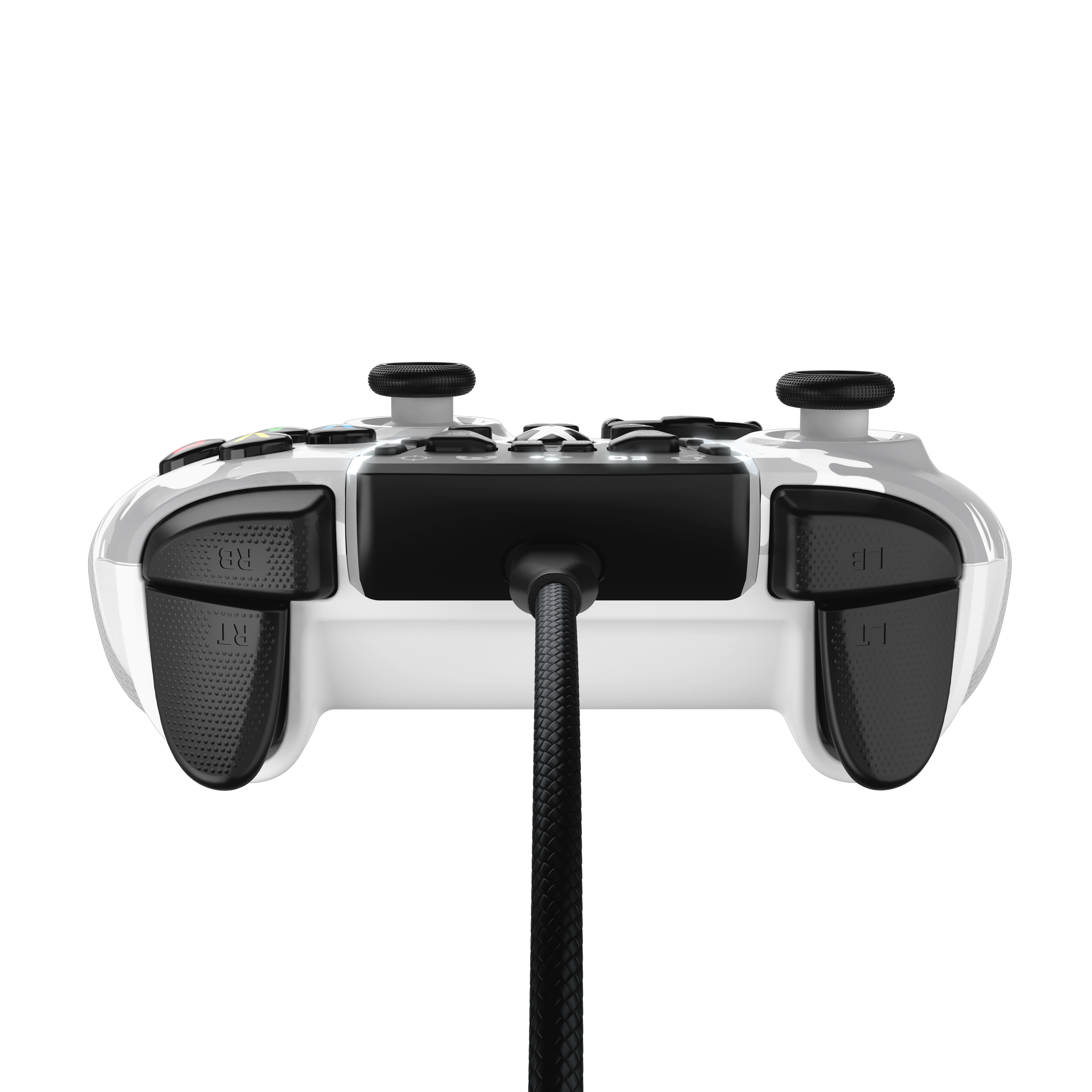 Biało-czarny gamepad z czarnym kablem, przyciskami i joystickami. Widok od dołu.