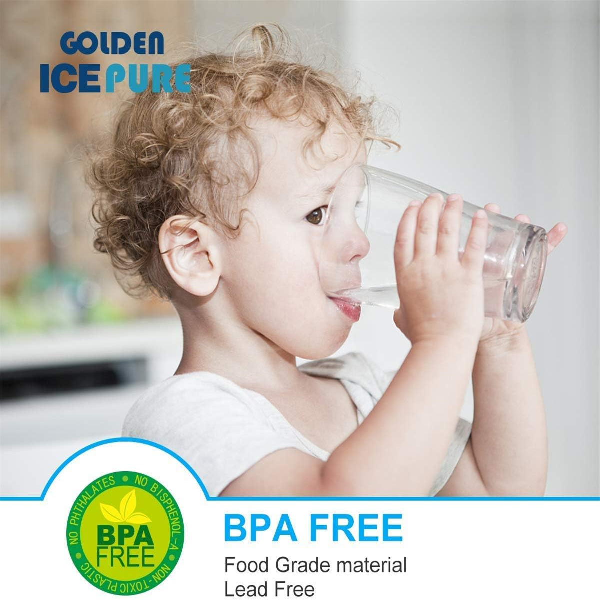 Ein Kind trinkt Wasser aus einem Glas. BPA FREE ist unten geschrieben.