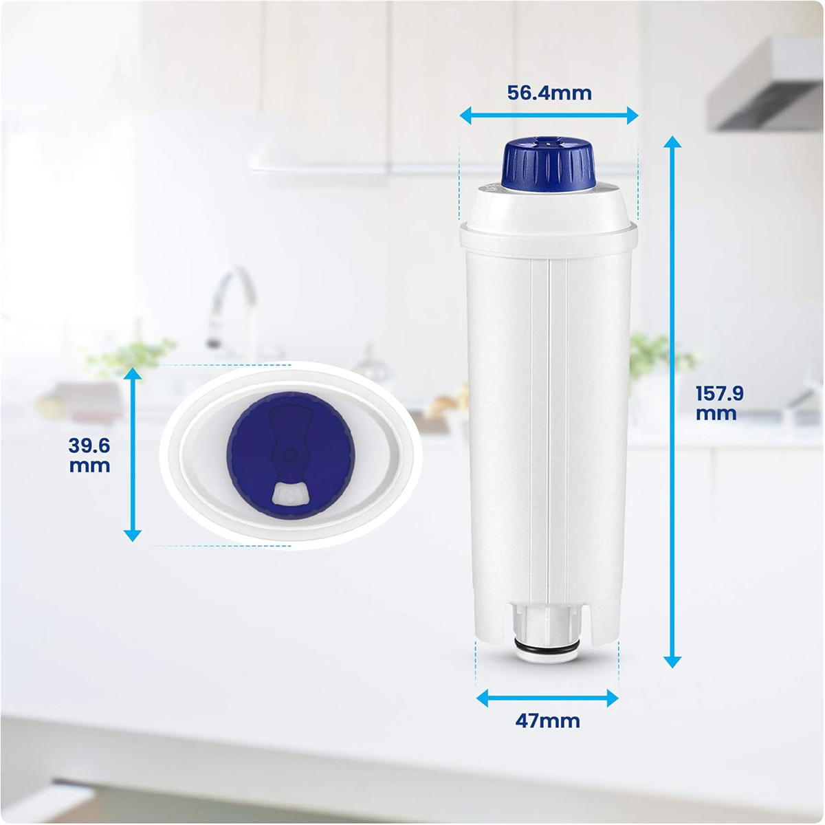 Weißer Wasserfilter mit blauen und weißen Teilen. Abmessungen werden gezeigt. Küchenarbeitsplatten-Hintergrund.