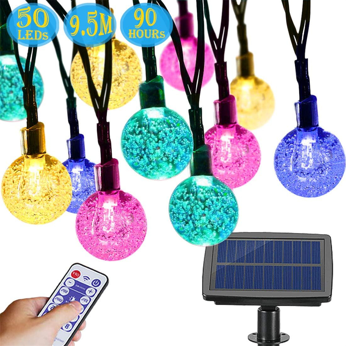 Lichterkette mit bunten, leuchtenden Kugeln, Solarpanel und Fernbedienung vor dunklem Hintergrund.