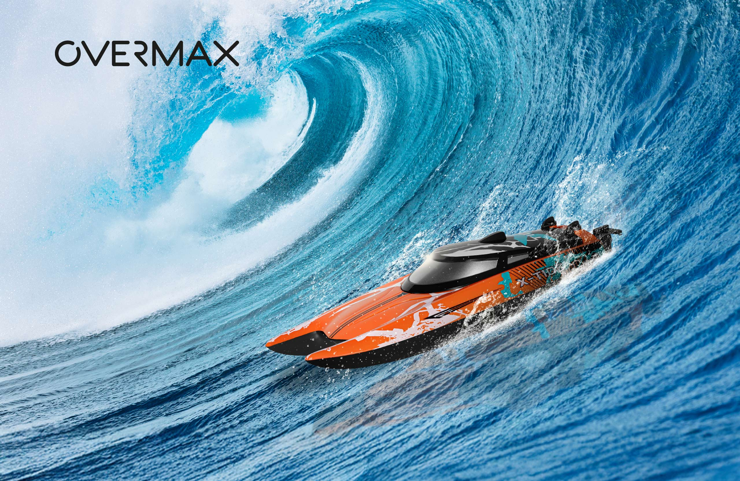 Oranges und schwarzes Motorboot, das auf einer großen Welle fährt, mit dem Wort OVERMAX oben.