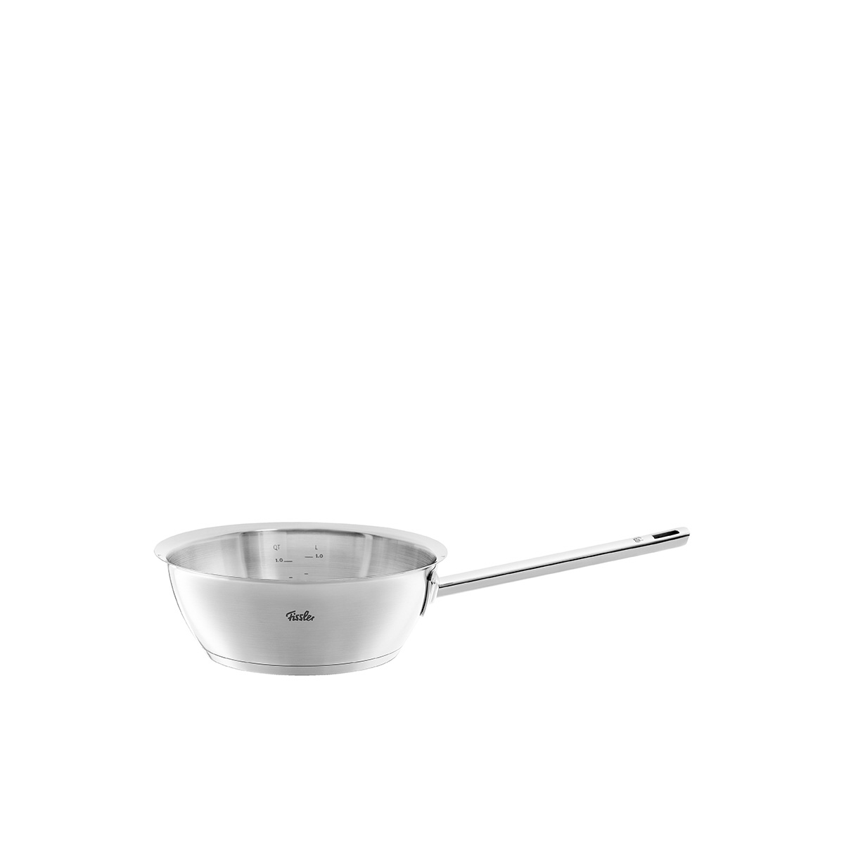 Casseruola in acciaio inox con manico lungo, isolata su sfondo bianco.