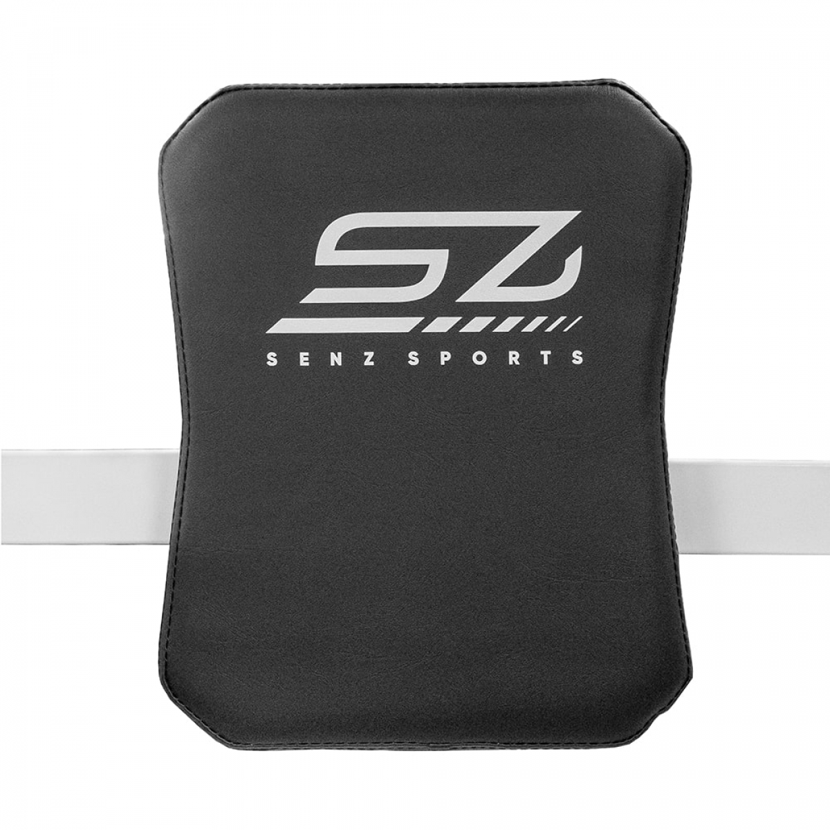 Zwarte gewatteerde hoofdsteun met wit 'SENZ SPORTS' logo op wit frame.