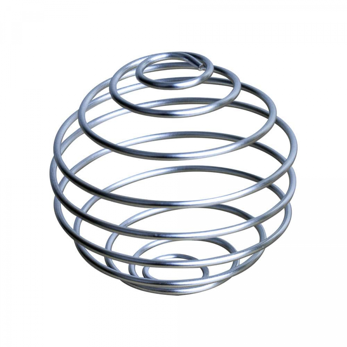 Een zilveren metalen shakerbal in een bolvorm, geïsoleerd op een witte achtergrond.