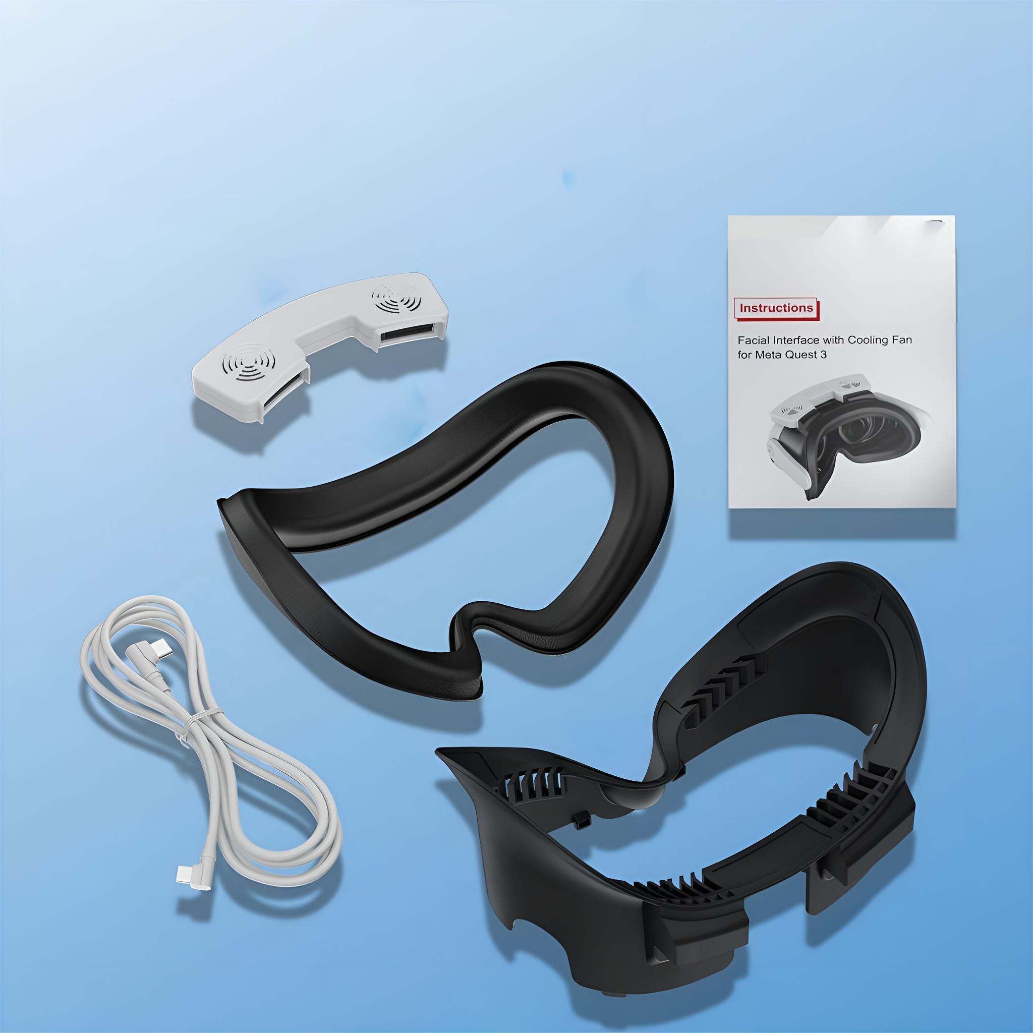 VR-Headset-Komponenten: eine schwarze Gesichtsschnittstelle, ein weißer Lüfter und ein USB-C-Kabel sind ausgelegt.