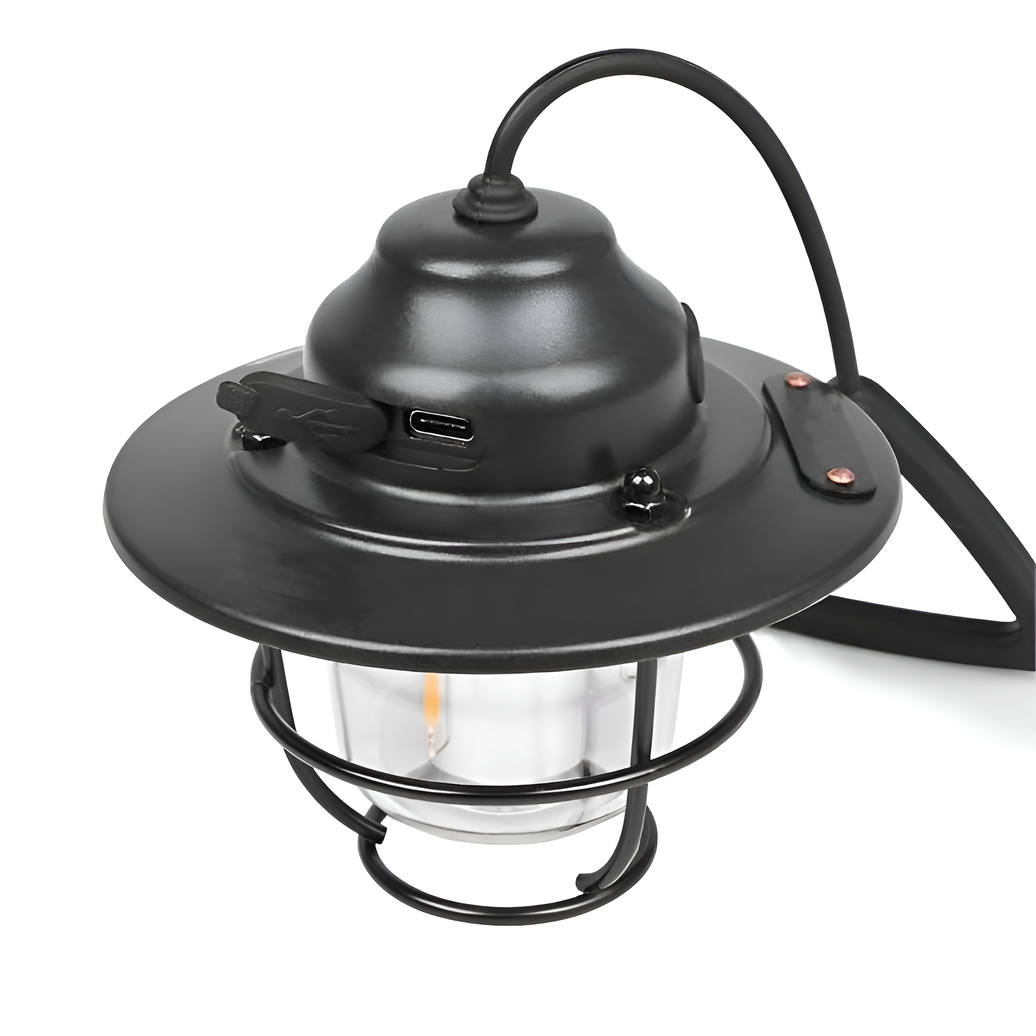 Eine schwarze Laterne mit einem Glasgehäuse für ein Licht und einem USB-Ladeanschluss. Auf weißem Hintergrund.