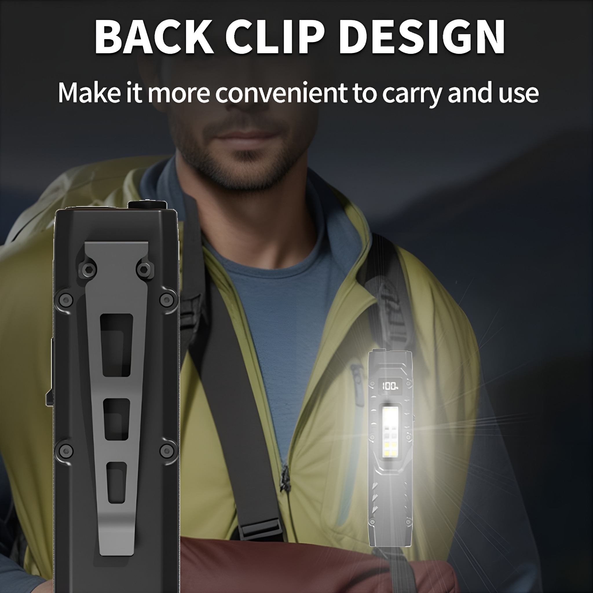 Mann mit Rucksack und schwarzer Taschenlampe mit Clip-Design. Die Taschenlampe ist an.