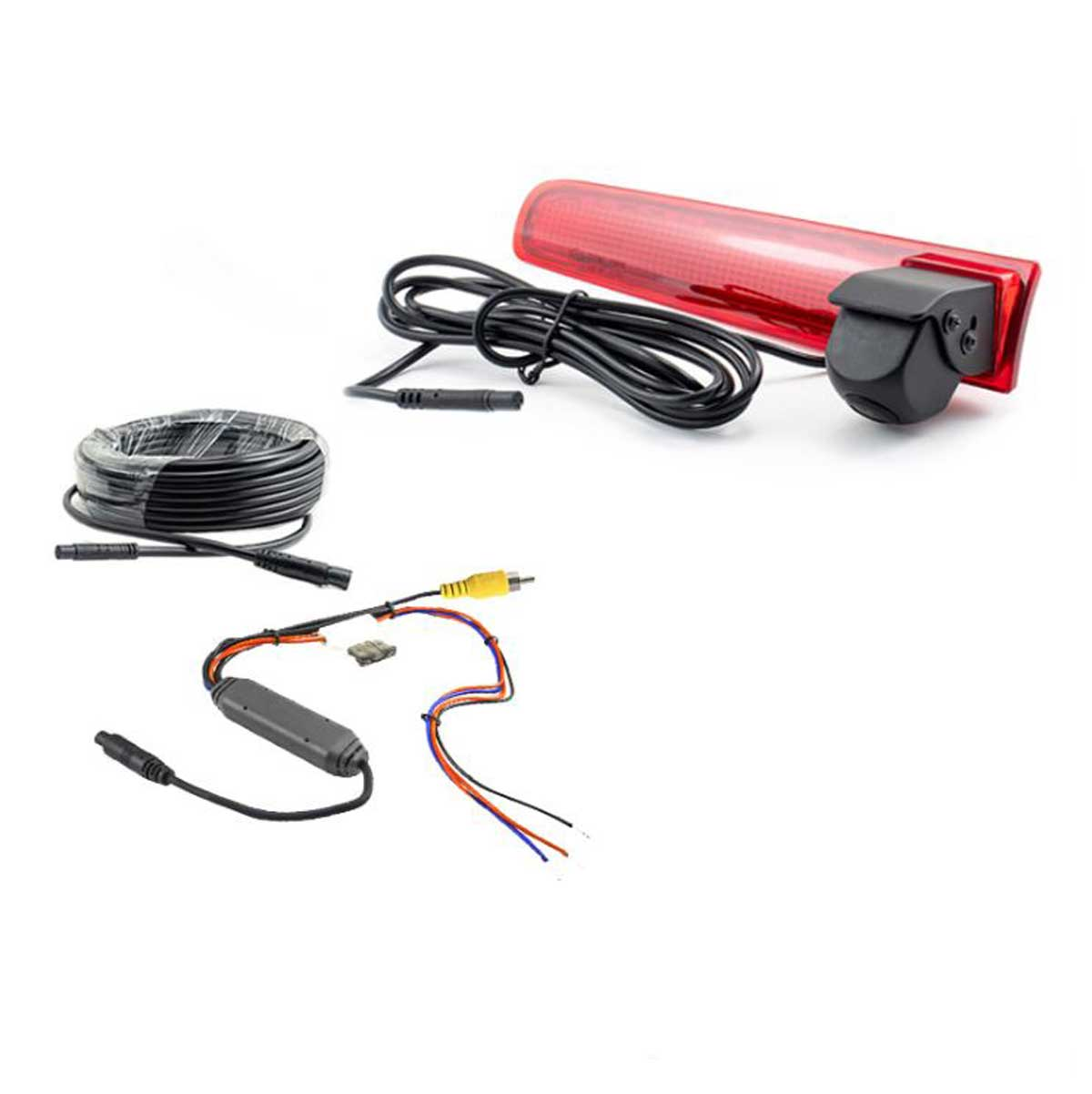 Komponenten eines Rückfahrkamerasystems für Autos auf weißem Hintergrund. Enthält ein rotes Licht, eine Kamera, Kabel und Anschlüsse.
