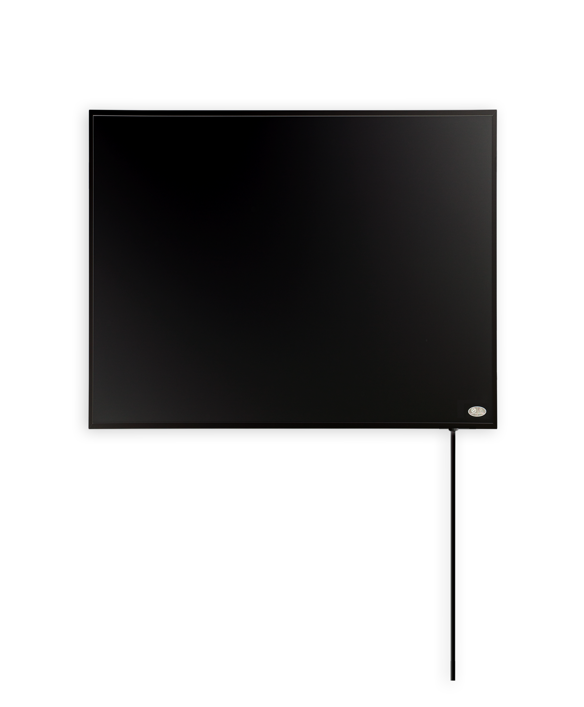 Ein schwarzes rechteckiges Panel auf weißem Grund, mit einem dünnen, schwarzen Kabel.