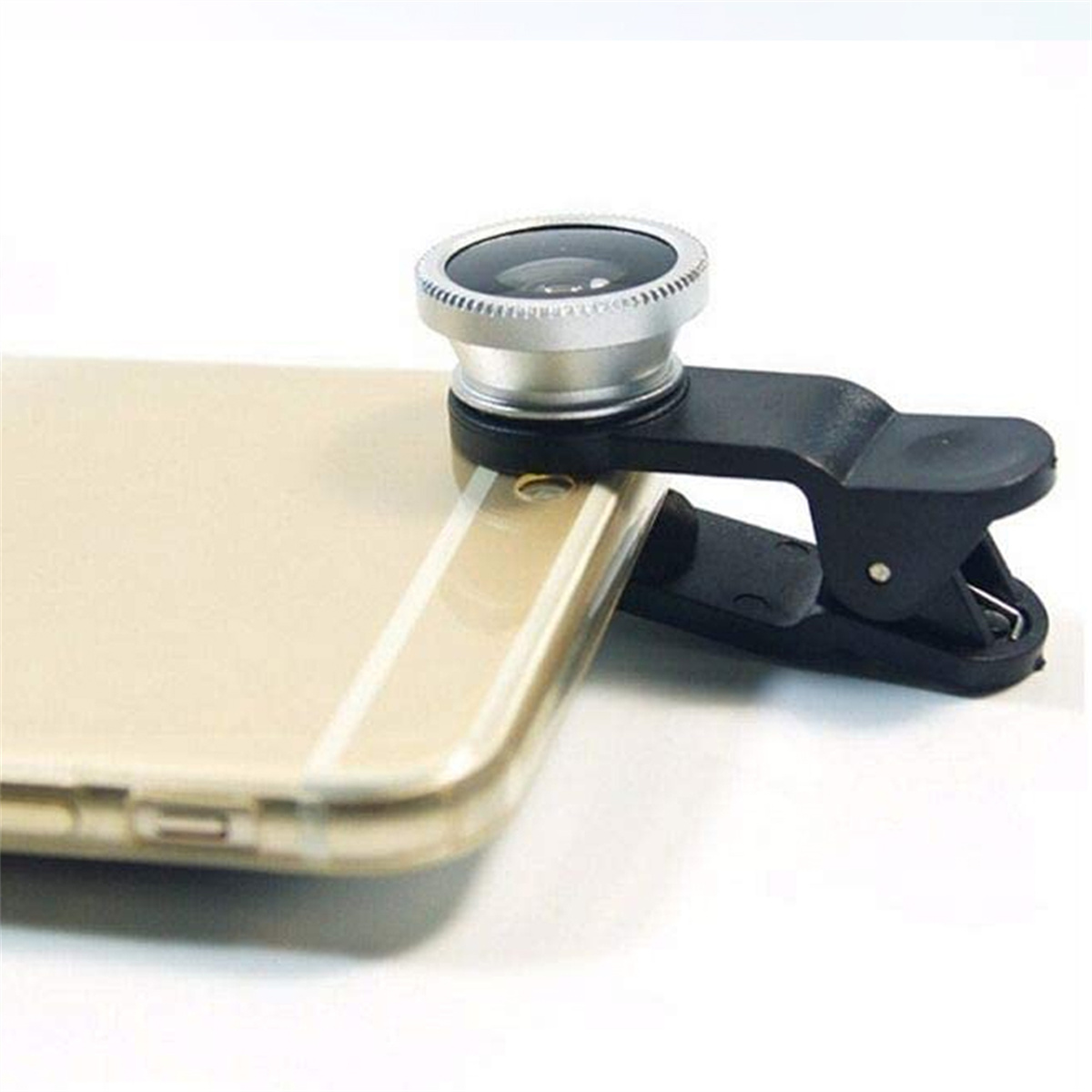 Ein Telefon mit einem Objektivaufsatz, das Objektiv ist silber und schwarz.