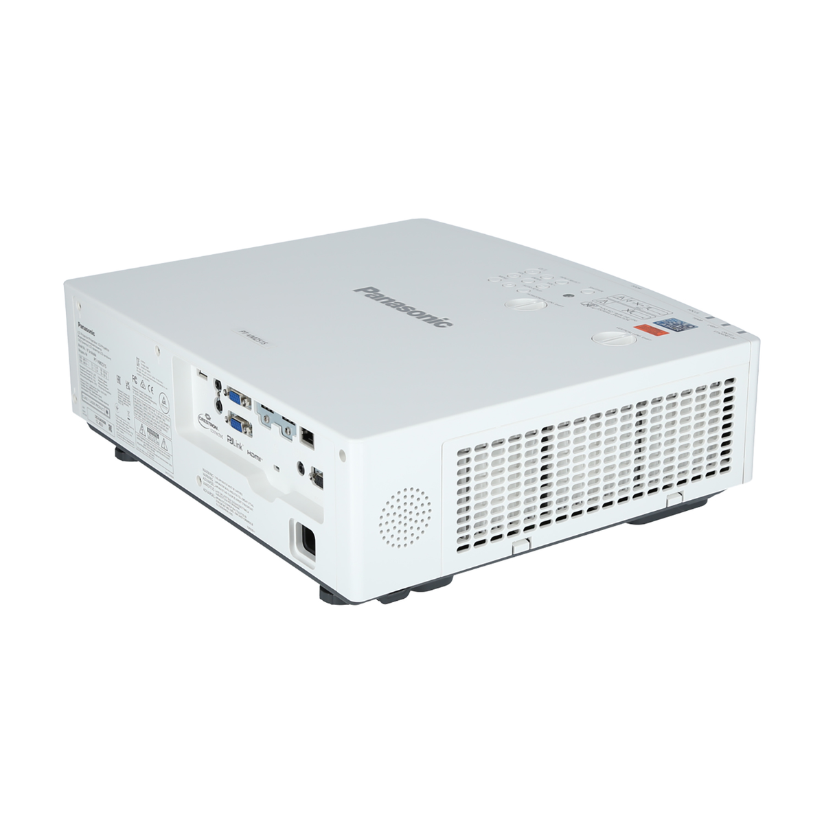 Biały projektor Panasonic. Pokazuje porty i otwory wentylacyjne. Na białym tle.