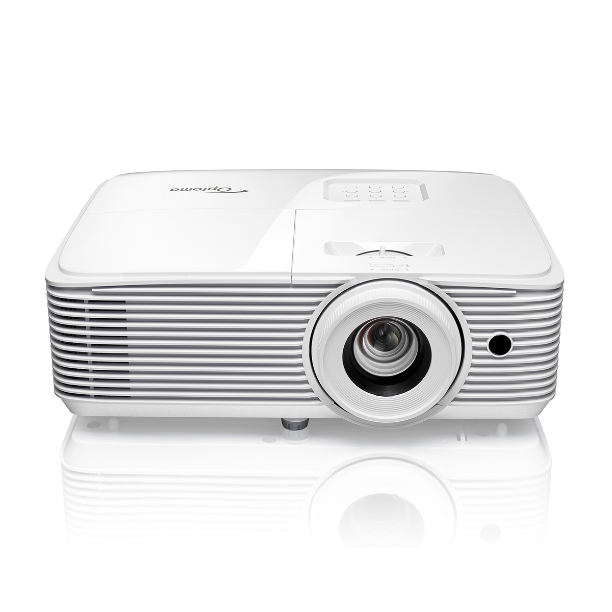 Un proiettore Optoma bianco, vista frontale, con lente e pulsanti, su sfondo bianco.