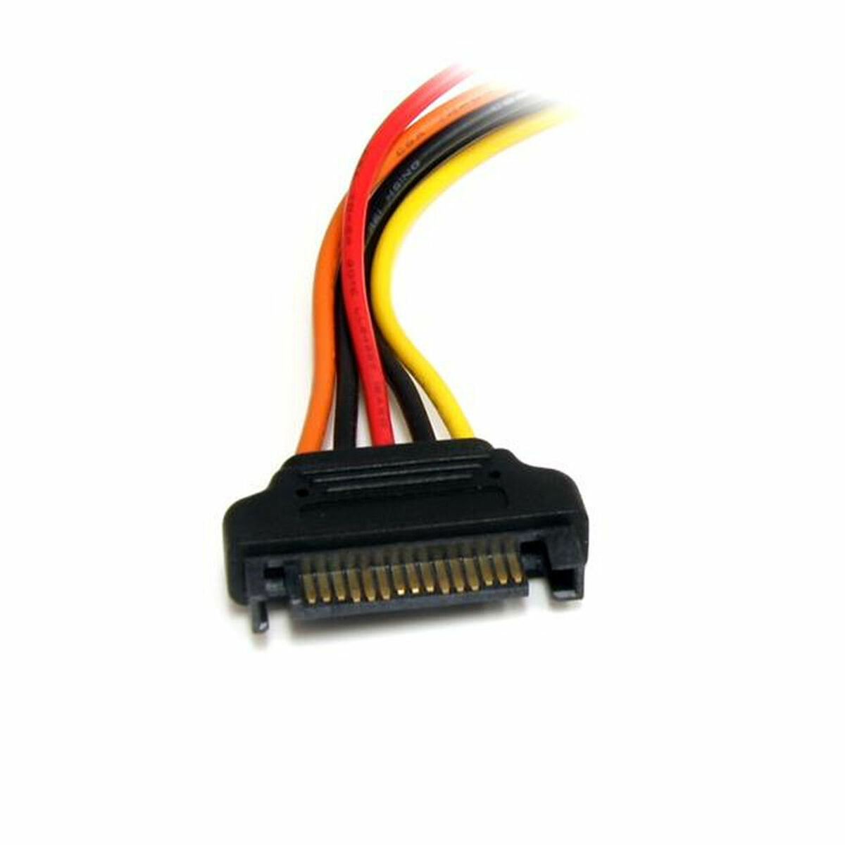 Cable de datos SATA con cables rojo, naranja, negro y amarillo, y un conector negro.