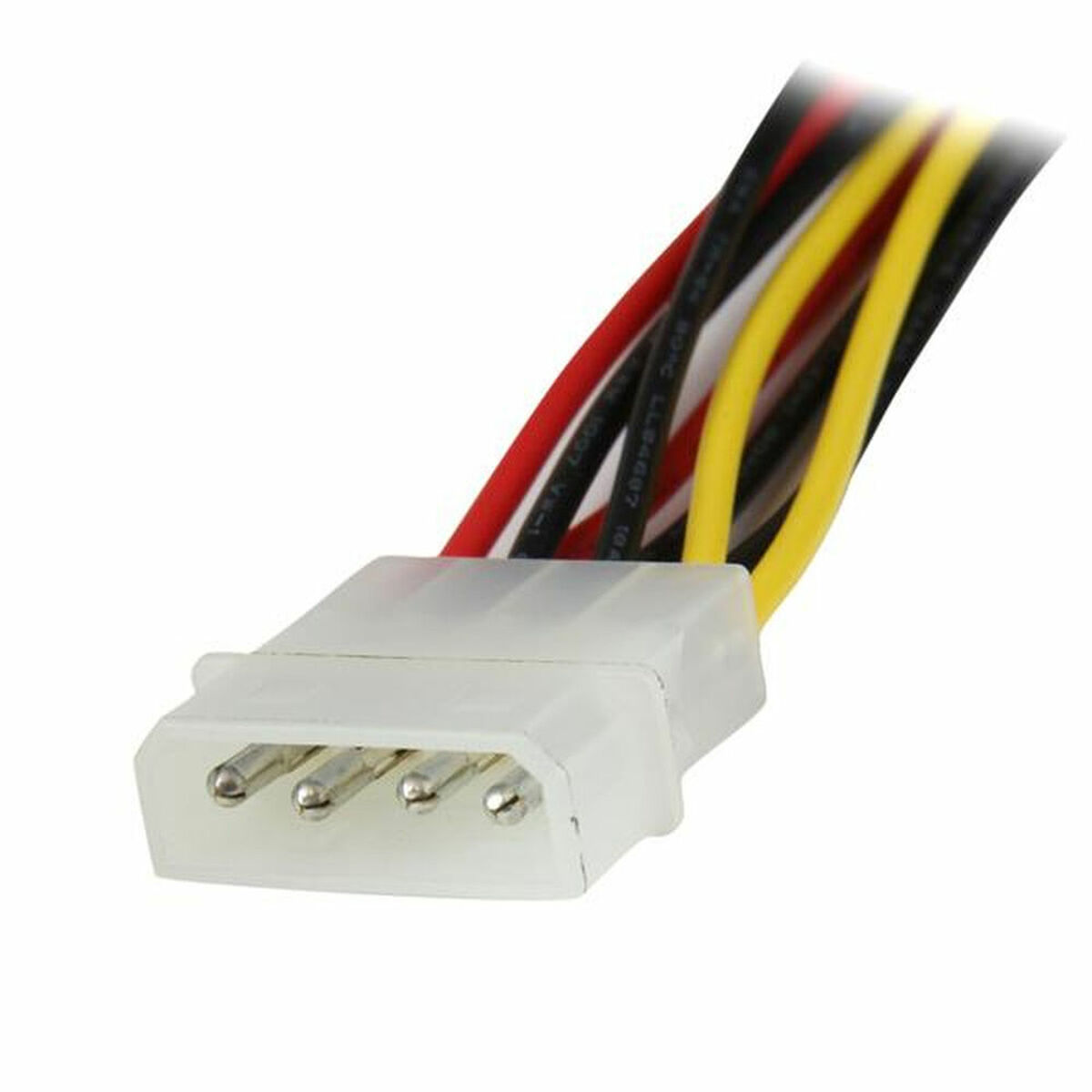 Conector blanco con cuatro pines y cables rojo, negro, amarillo y blanco.
