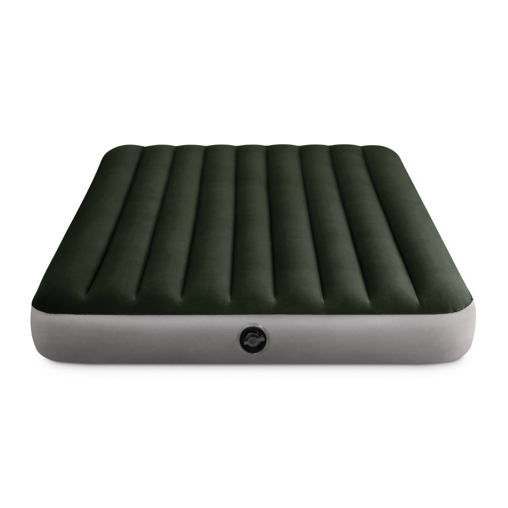 Matelas gonflable vert, forme rectangulaire, surface striée, base gris clair, sur fond blanc.