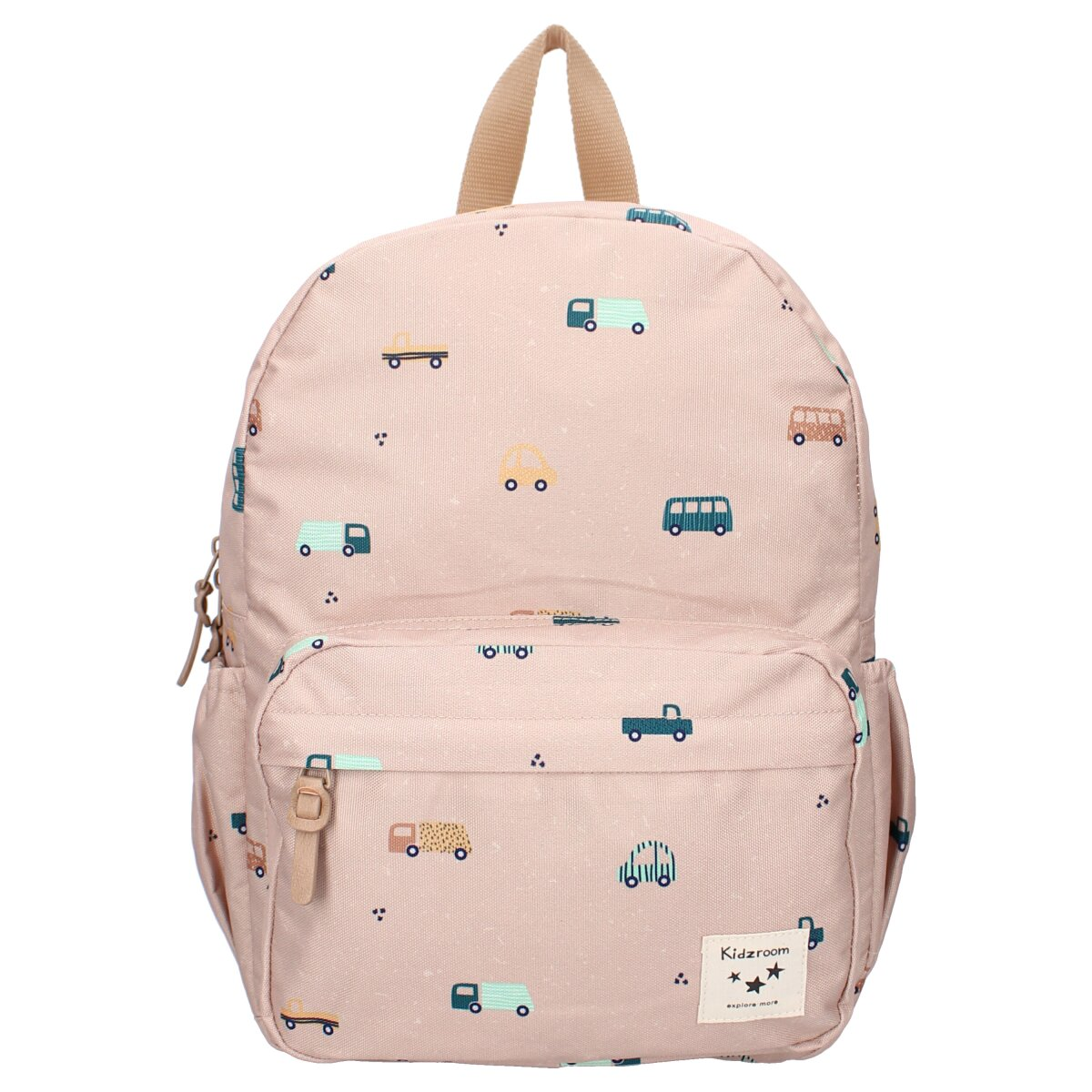 Rosa Rucksack mit Autos und Trucks Muster. Beiger Griff, Vordertasche. Weißer Hintergrund.