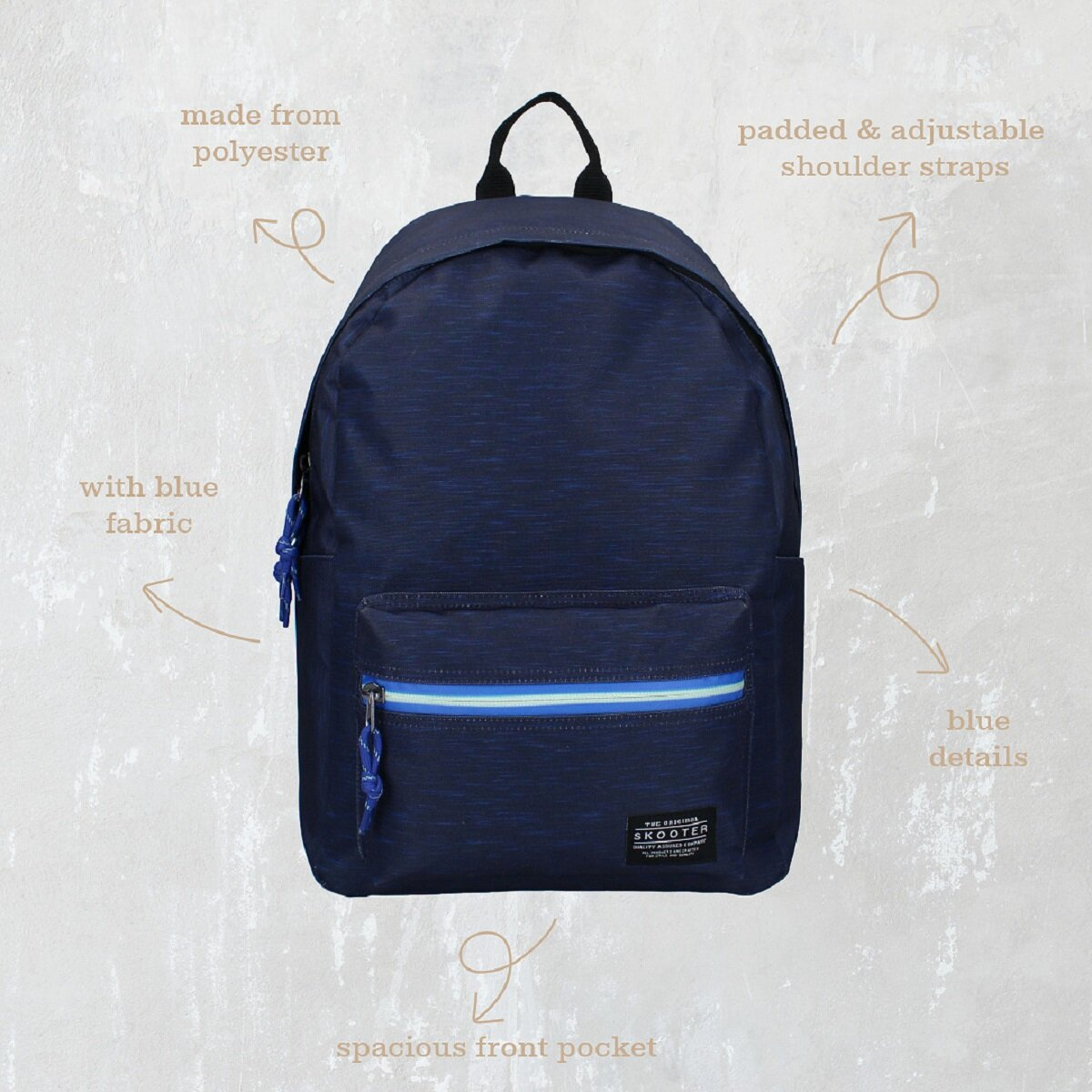 Marineblauer Rucksack mit blauen Details, Vordertasche und verstellbaren Trägern.