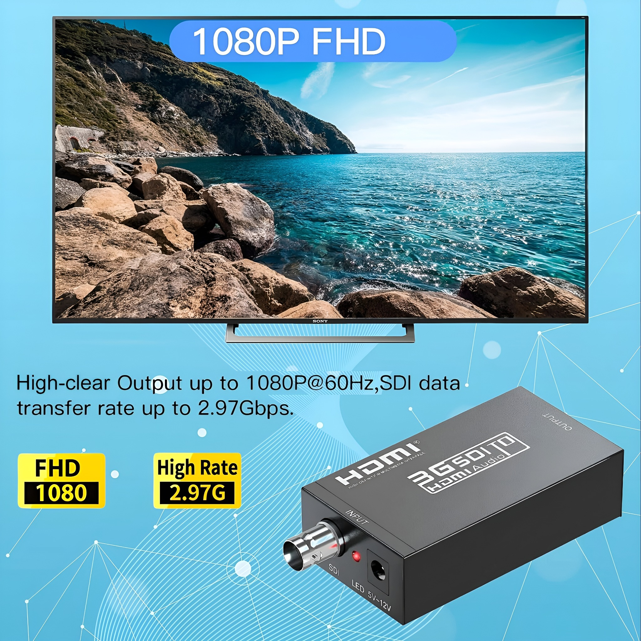 Ein schwarzer HDMI-zu-SDI-Konverter befindet sich auf blauem Hintergrund. Ein Fernseher zeigt eine Berg- und Meereslandschaft.
