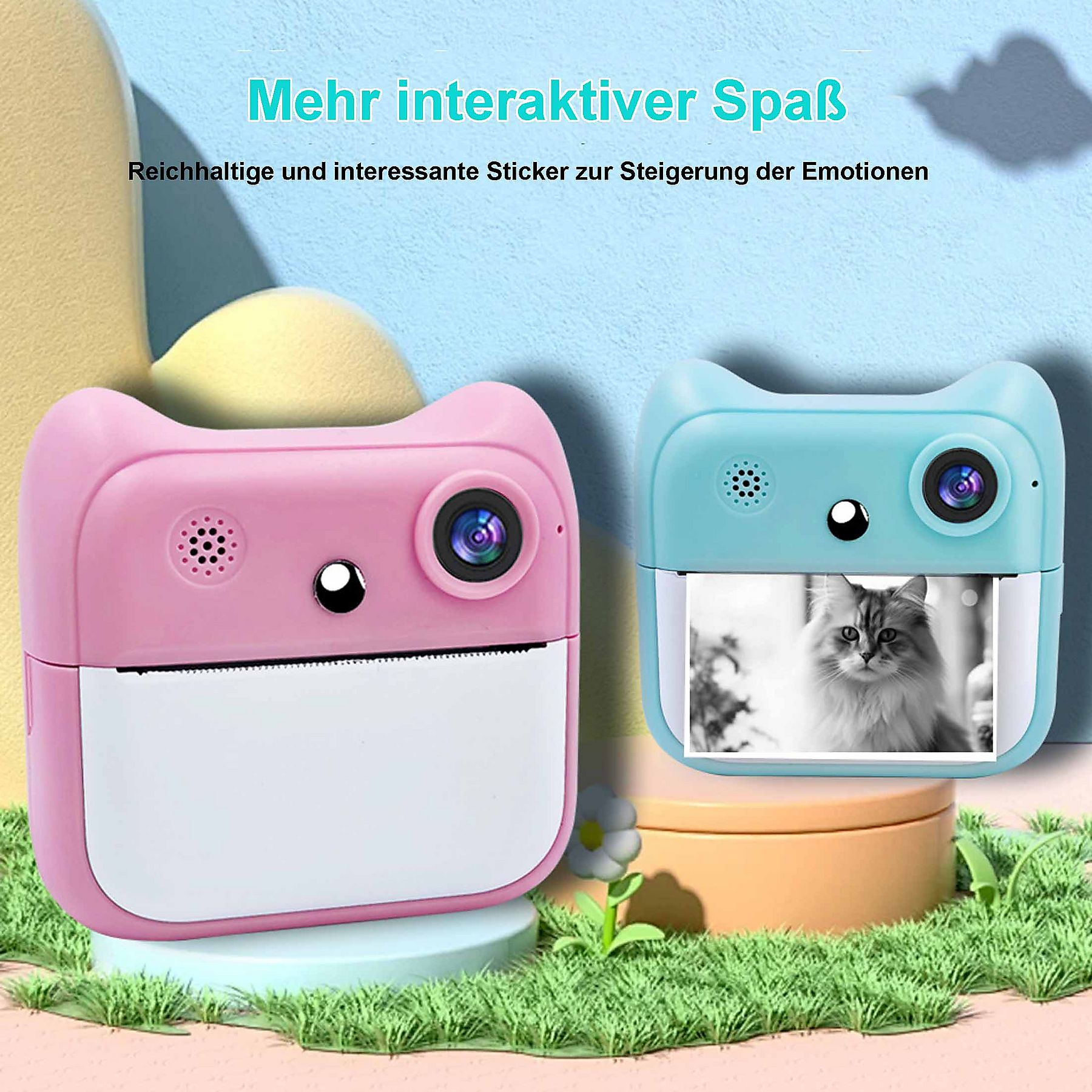 Zwei pinke und blaue Sofortbildkameras. Die Kameras sind katzenförmig, mit einem Druckausgabeschlitz. Ein Foto einer Katze ist sichtbar.
