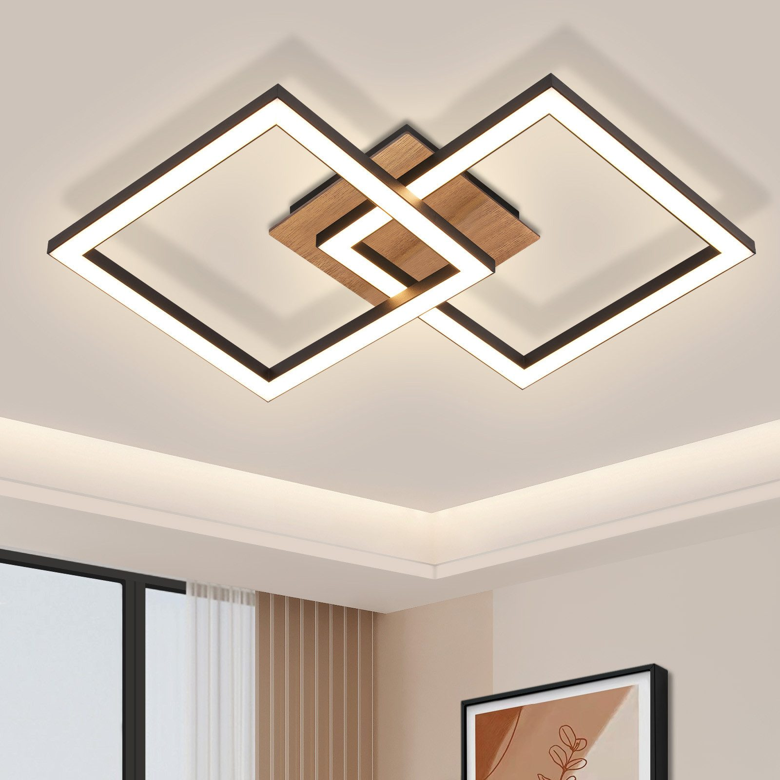 Lampa sufitowa z dwiema zachodzącymi na siebie kwadratowymi ramami, drewnianym środkiem i jasnym światłem.