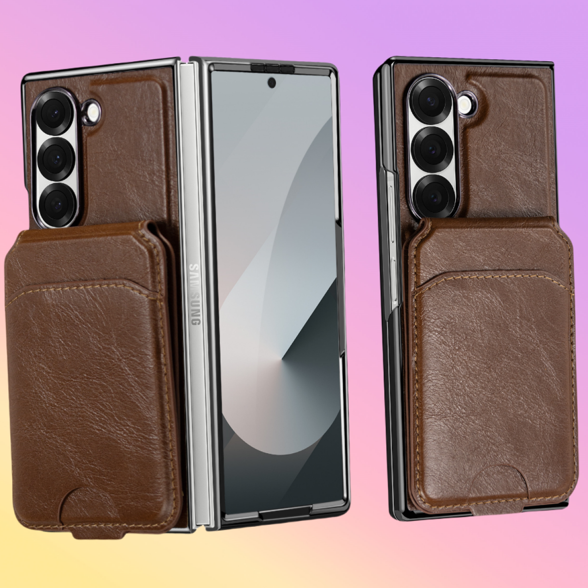 Custodia per telefono in pelle marrone con portacarte sul retro. Il telefono è piegato su sfondo sfumato.