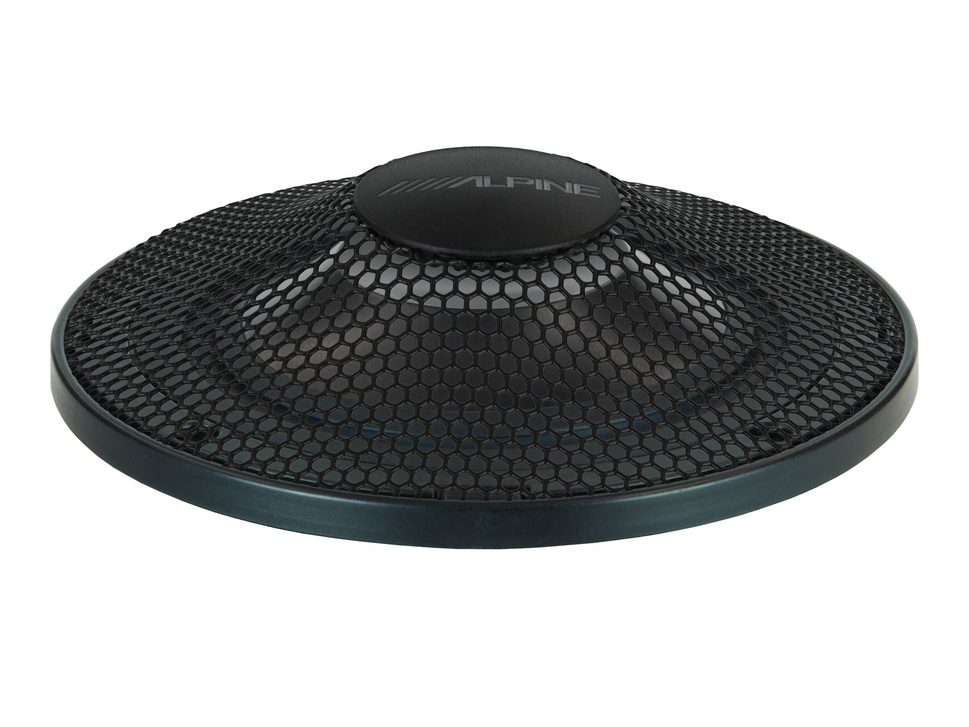 Schwarzer Subwoofer-Lautsprecher mit Schutzgitter. Sechseckmuster auf dem Gitter sichtbar.