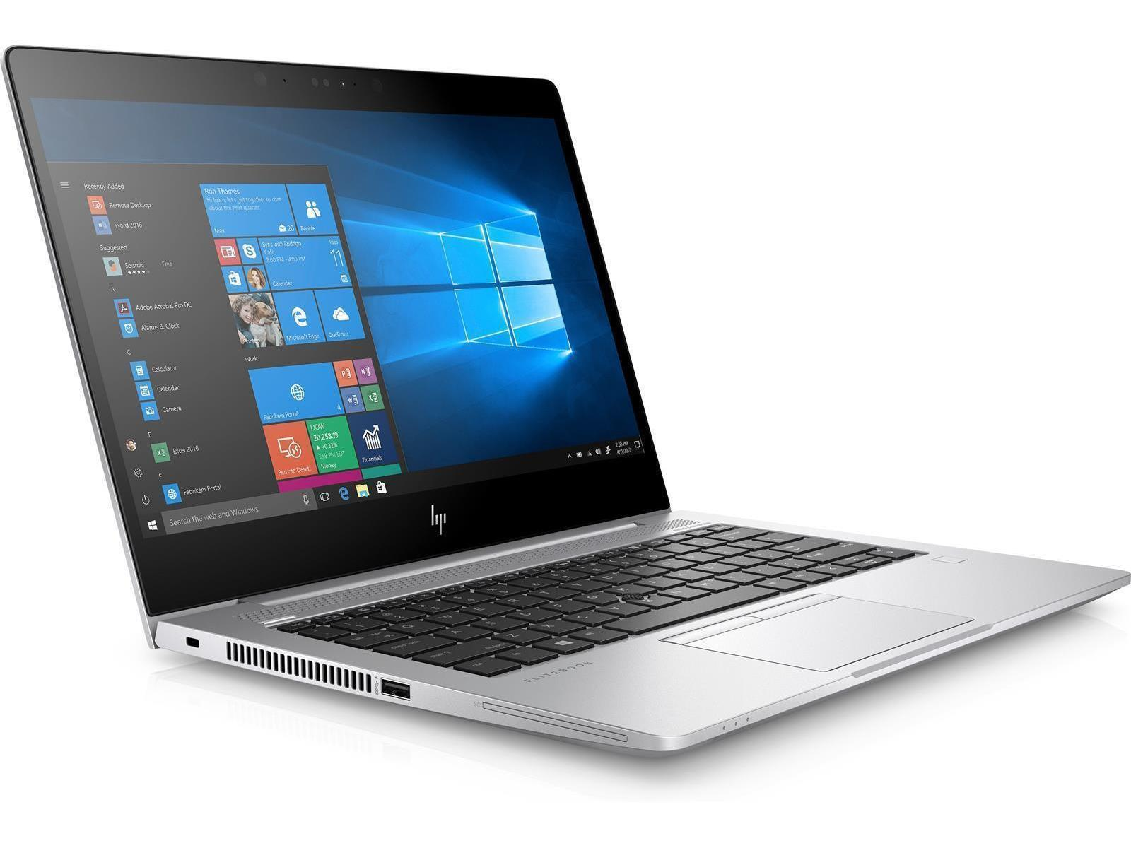 Silberner Laptop geöffnet auf weißem Hintergrund. Zeigt offene Windows. Schwarze Tastatur. HP Elitebook.