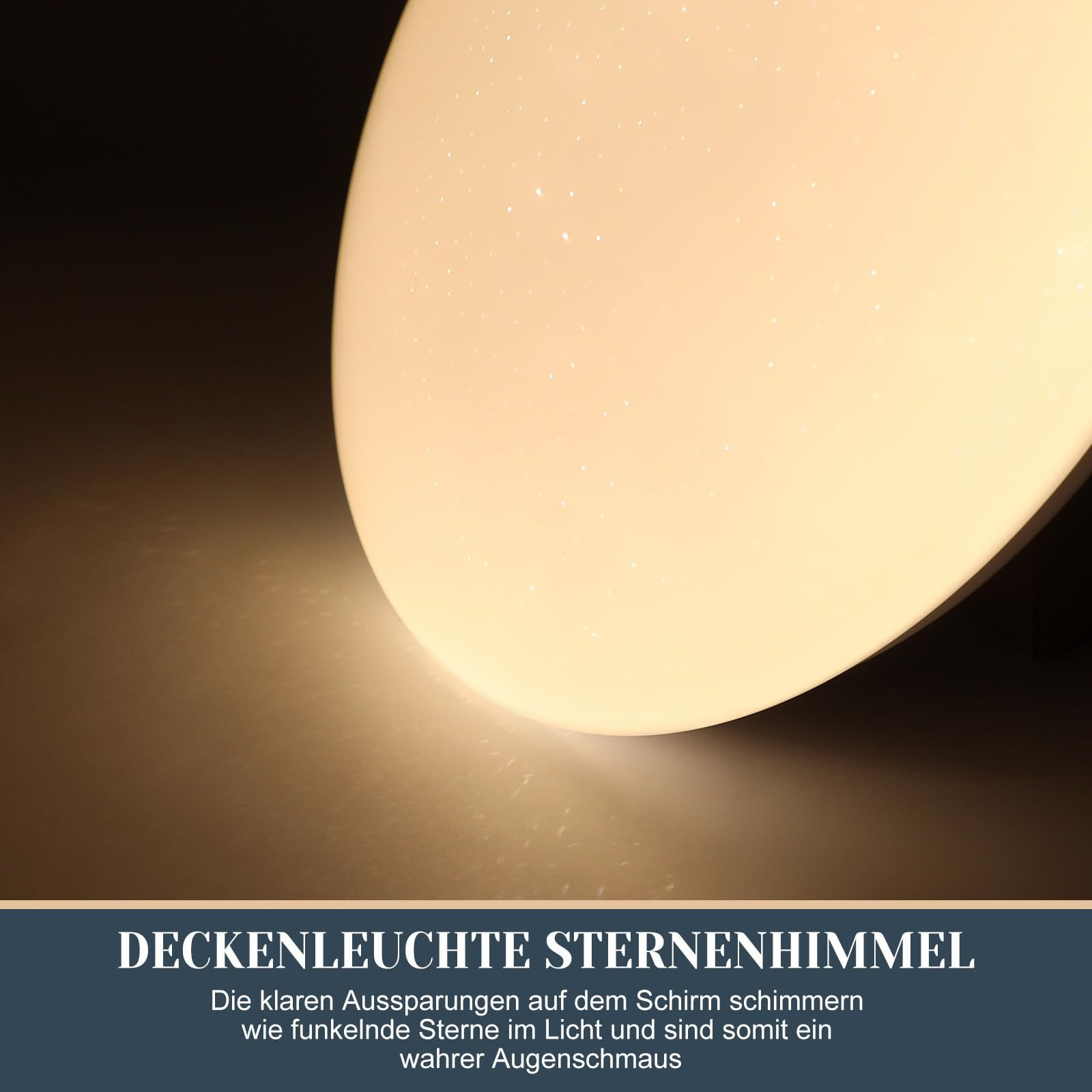 Una plafoniera bianca con molte piccole luci che sembrano stelle.