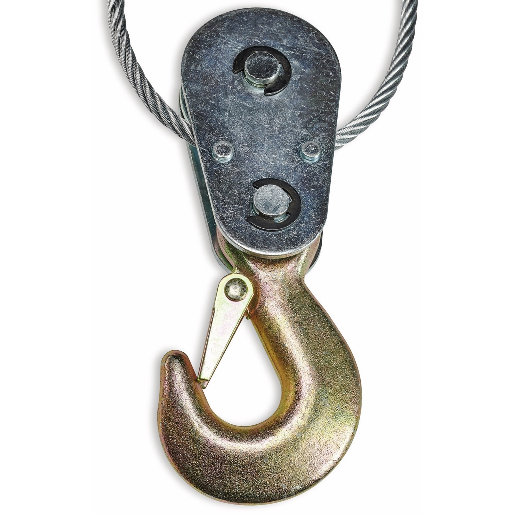 Ein Metallhaken mit einem silbernen Kabel, vor weißem Hintergrund, Nahaufnahme.