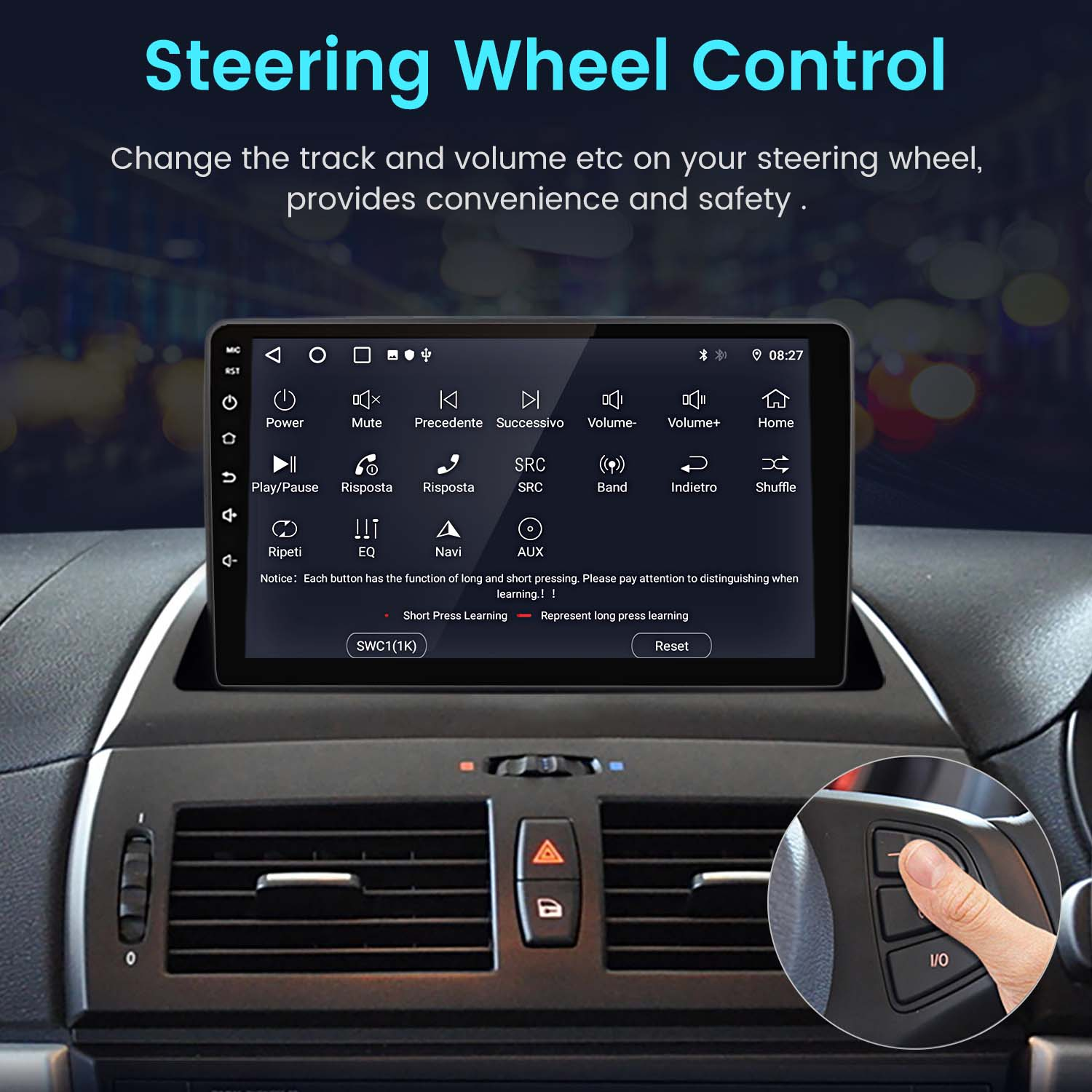 Schermo dell'auto che mostra le opzioni di controllo del volante. Una mano tocca il pulsante del volante.