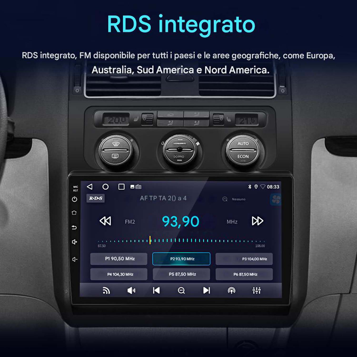 Schermo autoradio, che mostra la frequenza radio e i pulsanti, all'interno dell'auto.