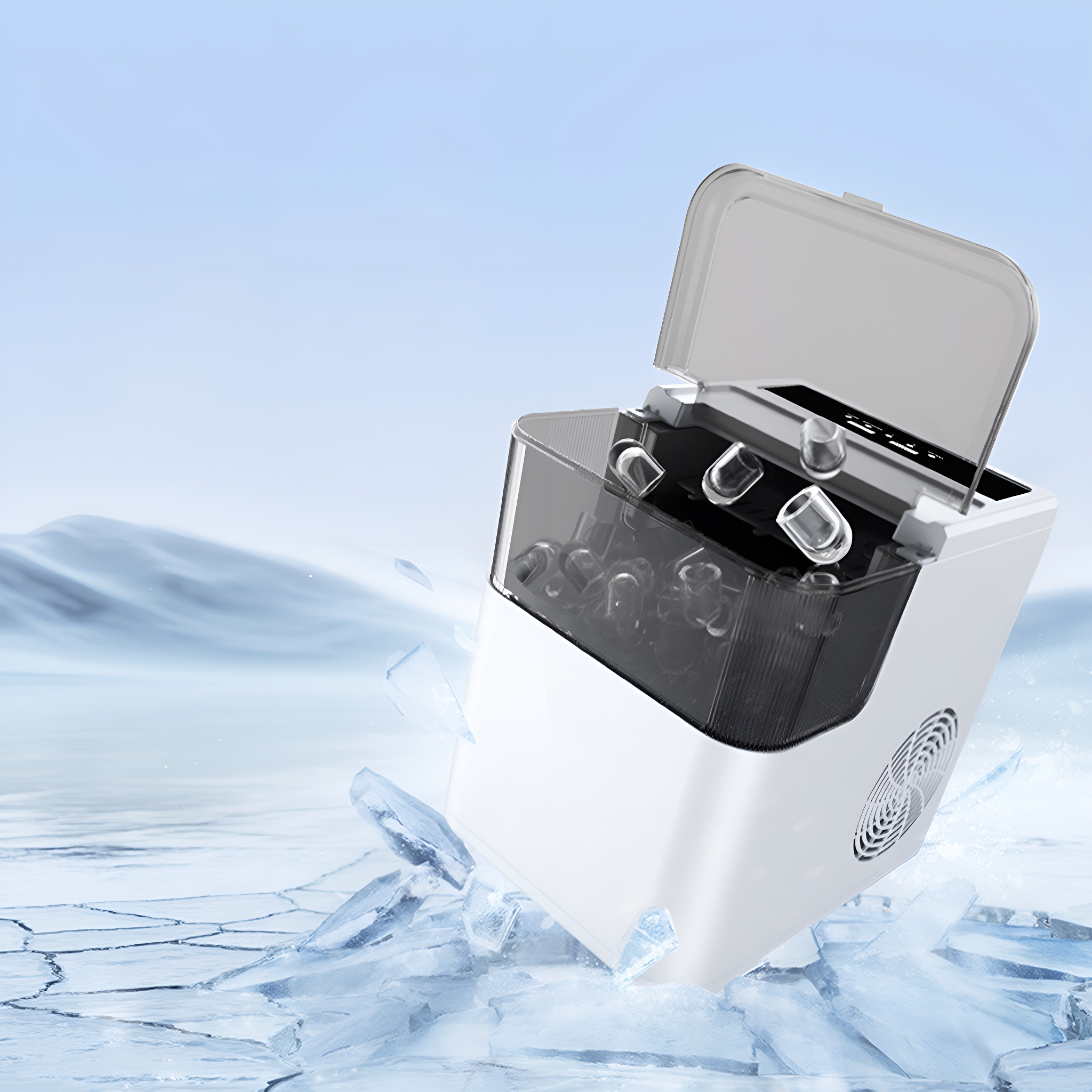 Ein weißer Eisbereiter mit Eiswürfeln und Eisbrocken auf blauem, eisigem Hintergrund.