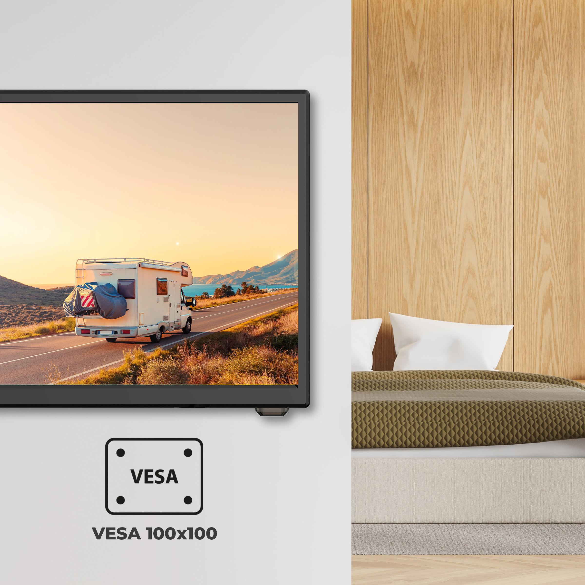 TV montada en pared, cama a la derecha.