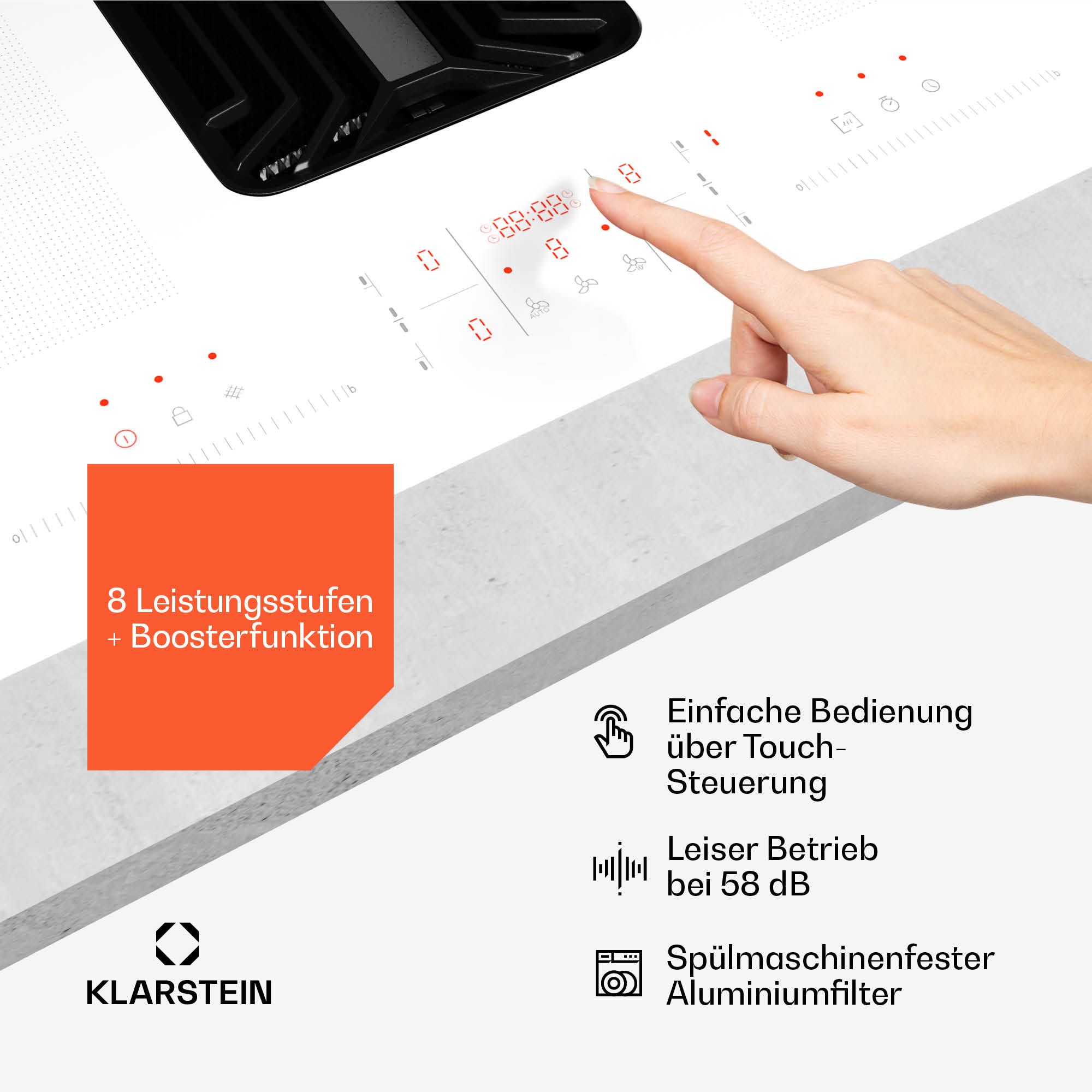 La mano di una persona tocca un piano cottura a induzione bianco con comandi touch.