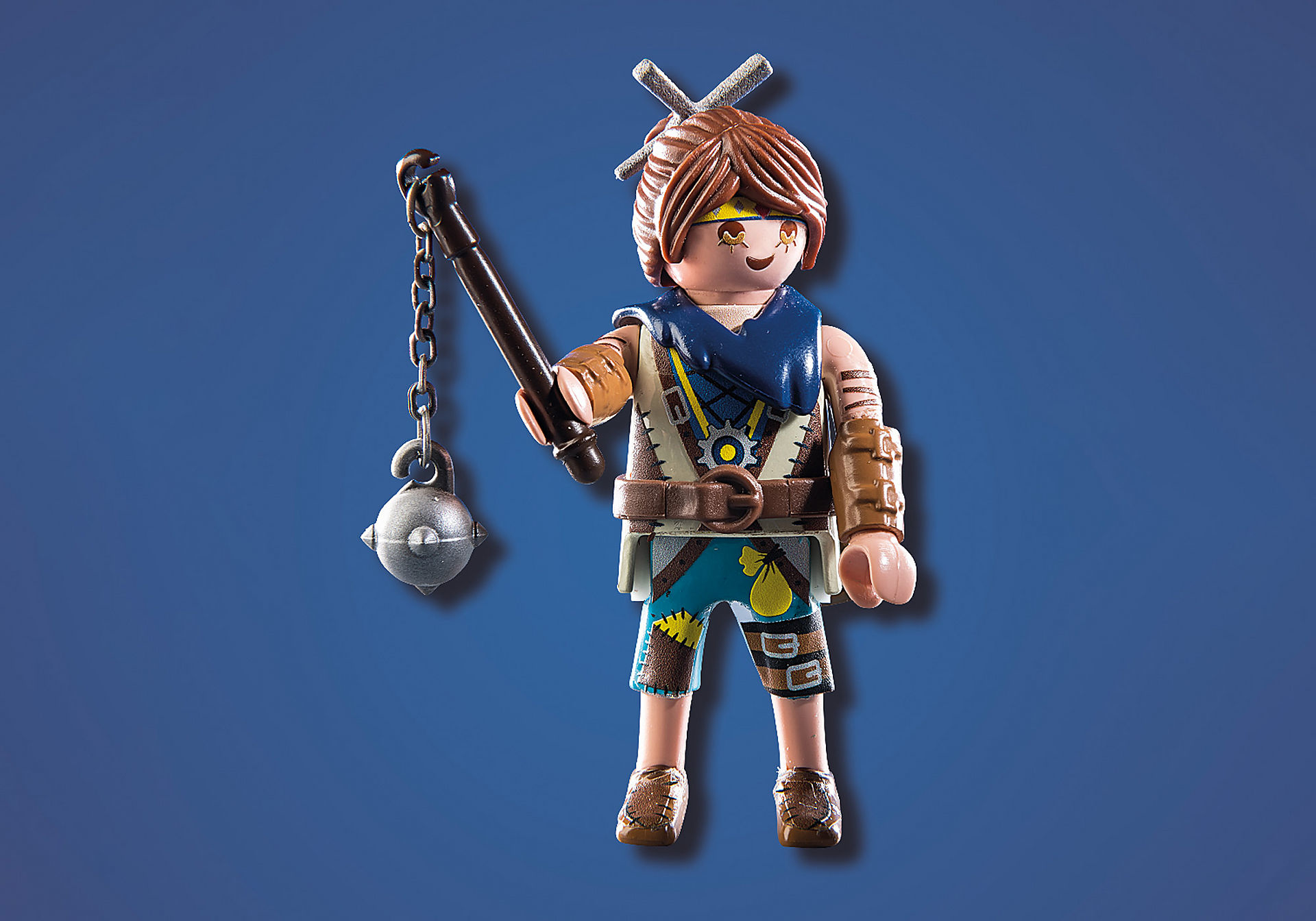Eine Playmobil-Figur eines Kriegers mit einer Stachelkugel. Der Hintergrund ist blau.